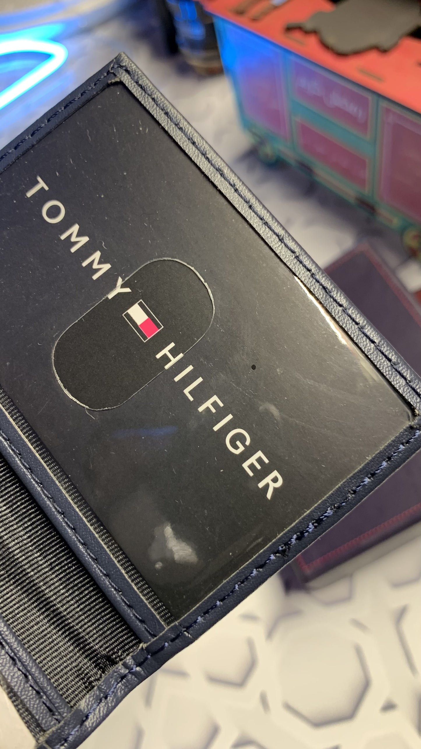 Tommy Hilfiger Colored Wallet