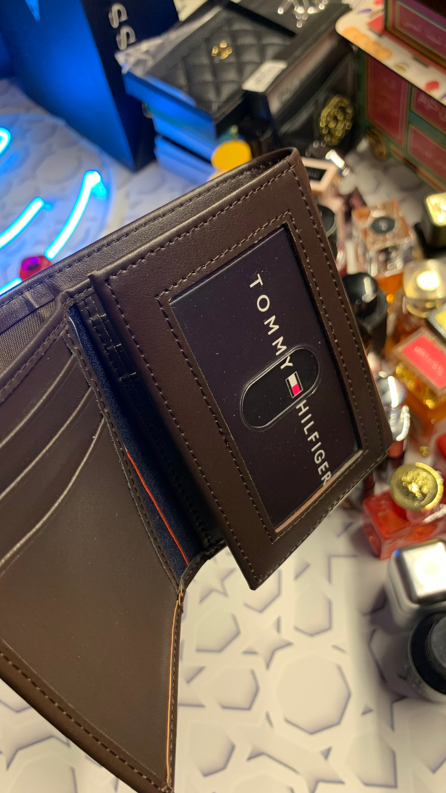 Tommy Hilfiger Trifold Wallet - Dark Brown
