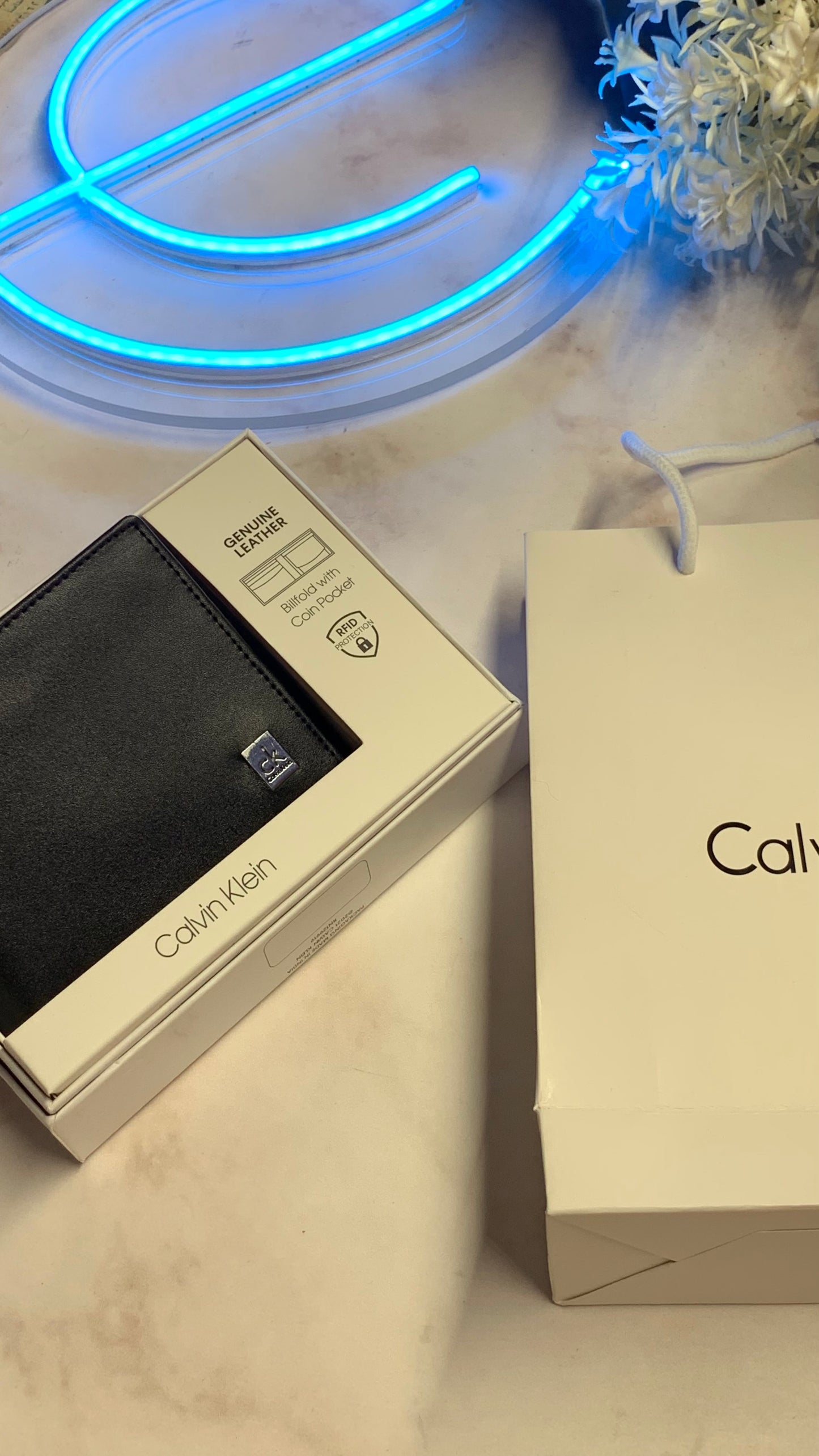 Calvin Klein Basic Bifold Wallet