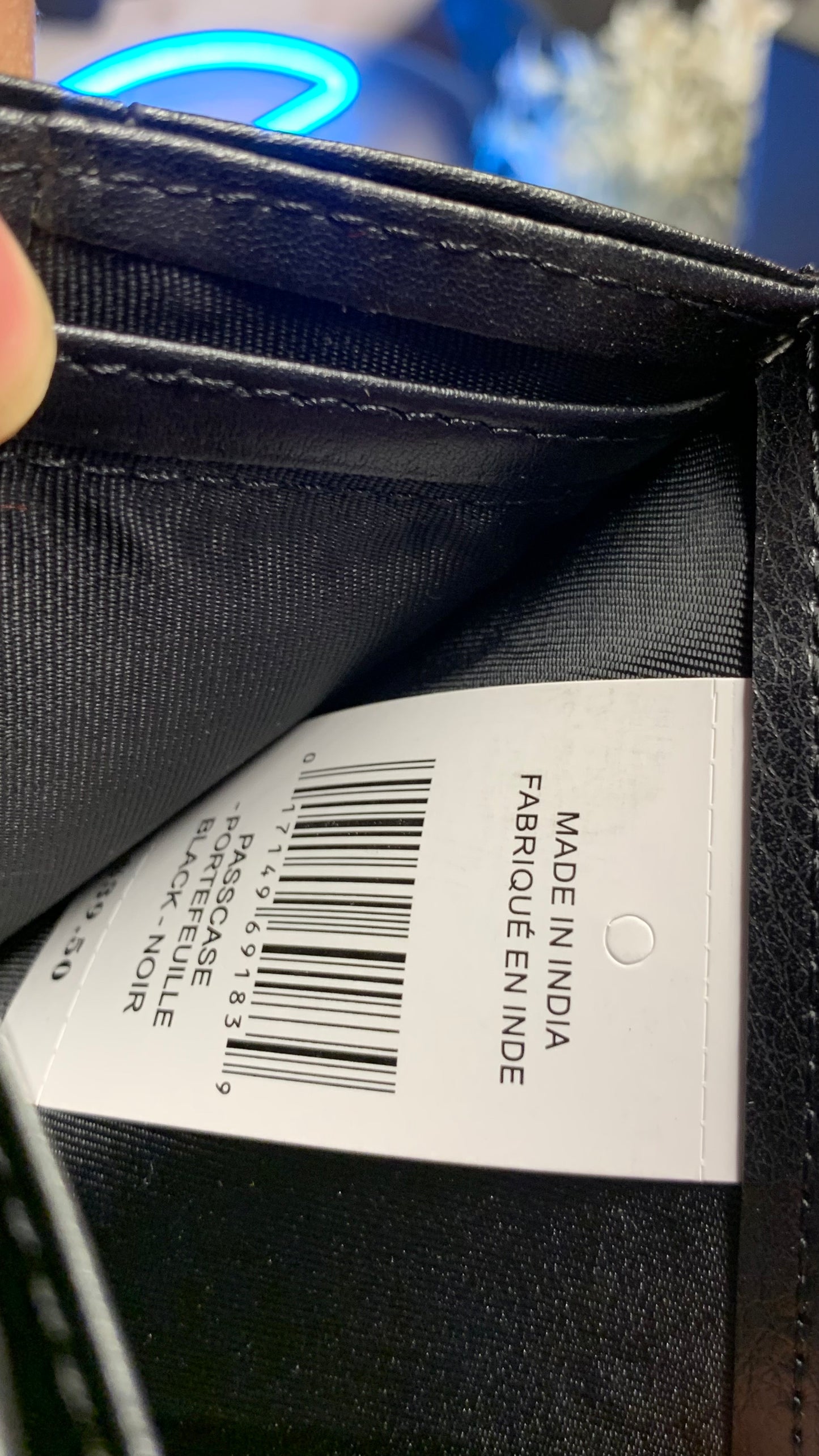 Tommy Hilfiger Slim Bifold Wallet