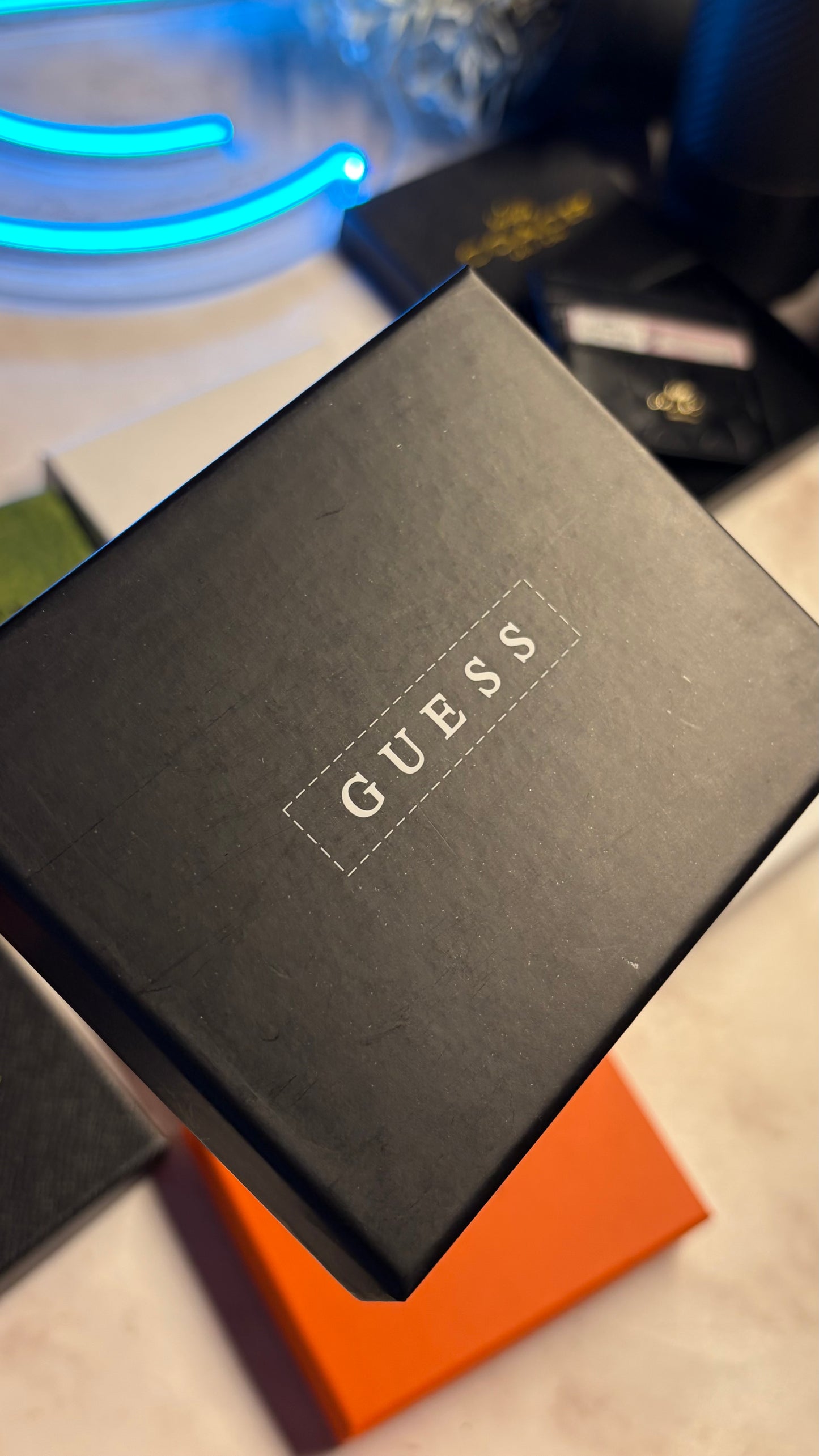 Guess Cardholder With Box