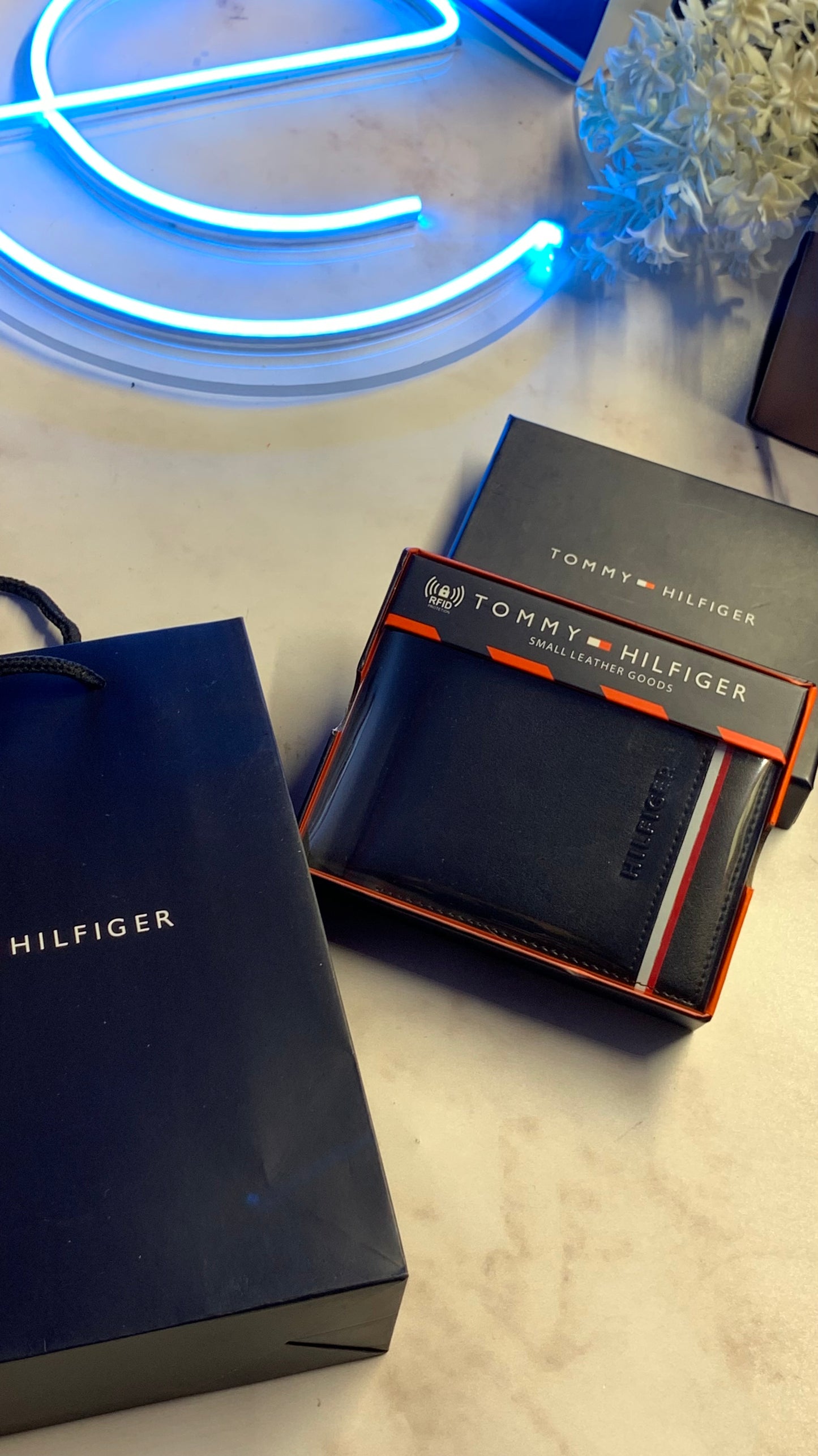 Tommy Hilfiger Bifold Wallet