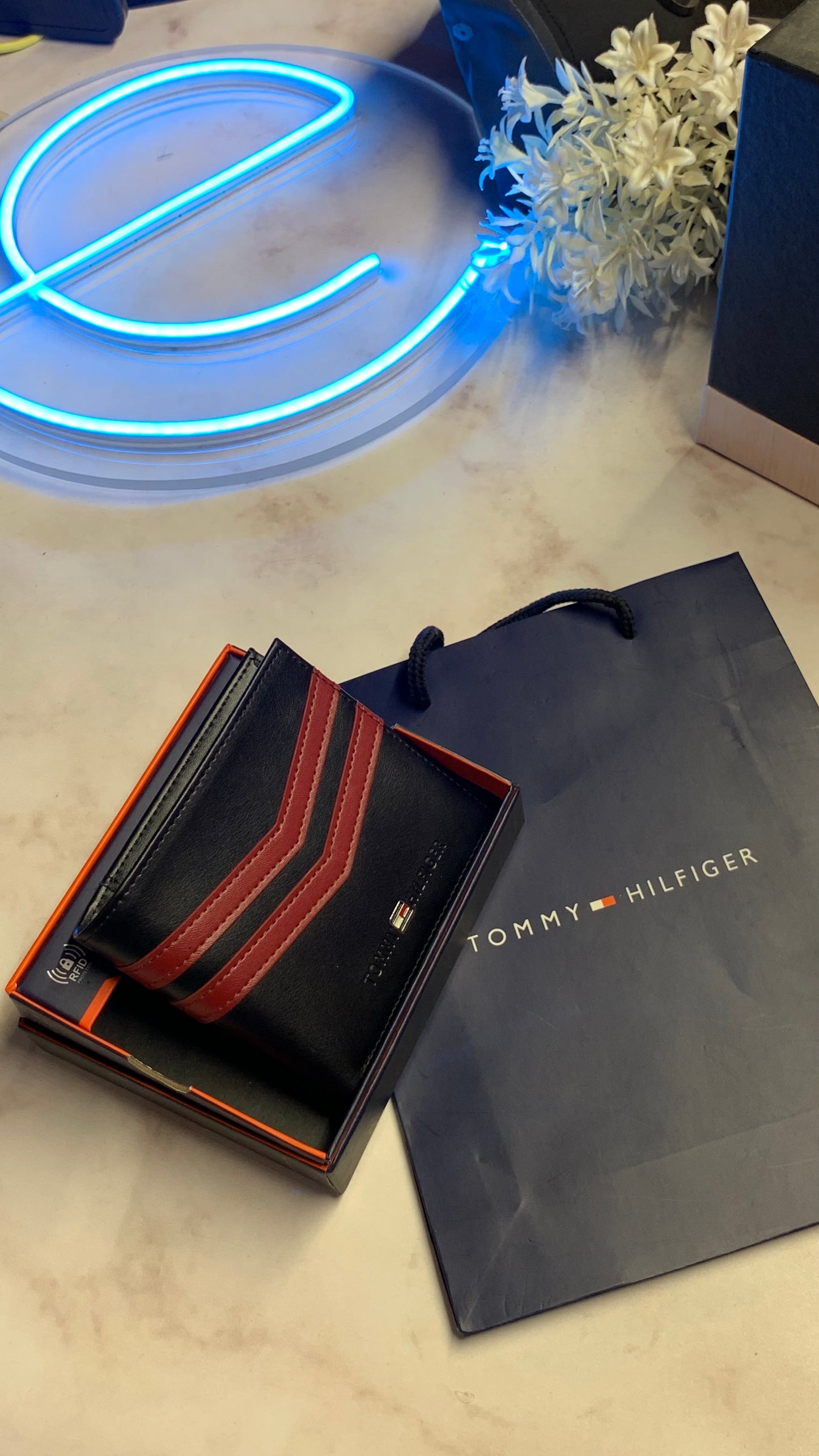 Tommy Hilfiger Bifold Wallet