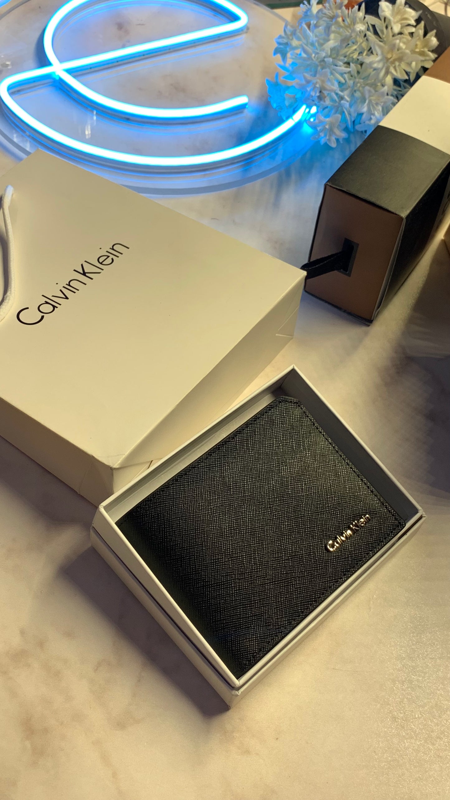 Calvin Klein Basic Wallet With ID Holder - Black