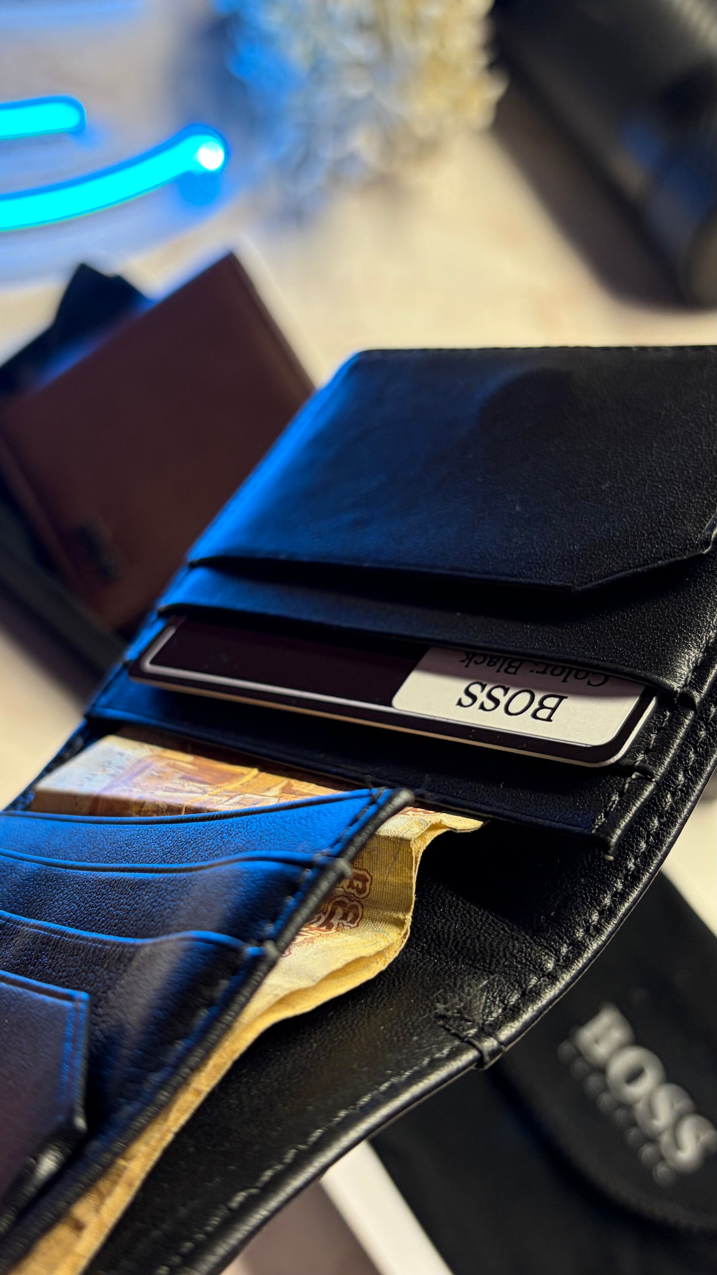 Boss Men’s Bifold Slim Wallet - Magnetic Closure