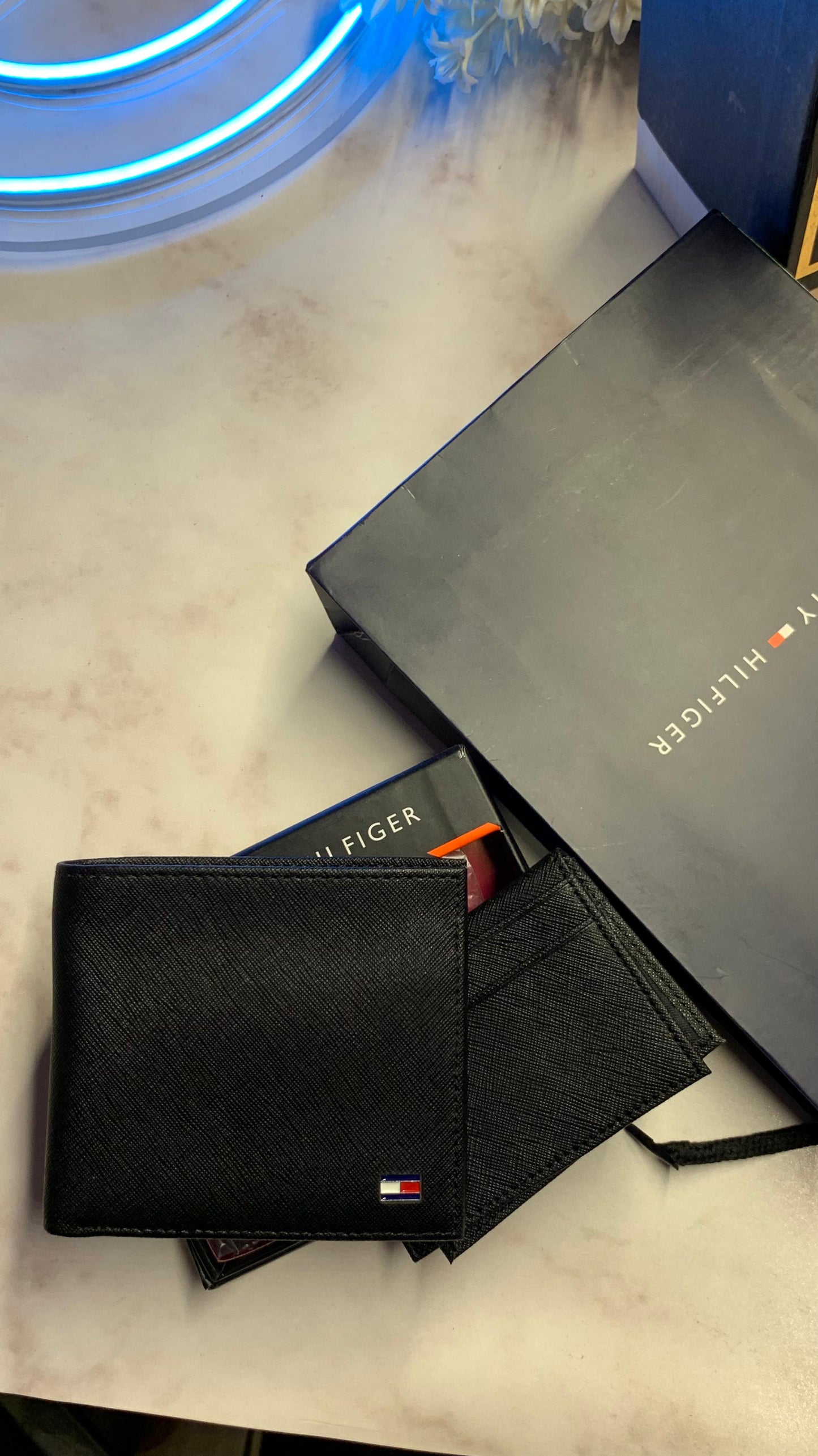Tommy Hilfiger basic wallet with Id holder
