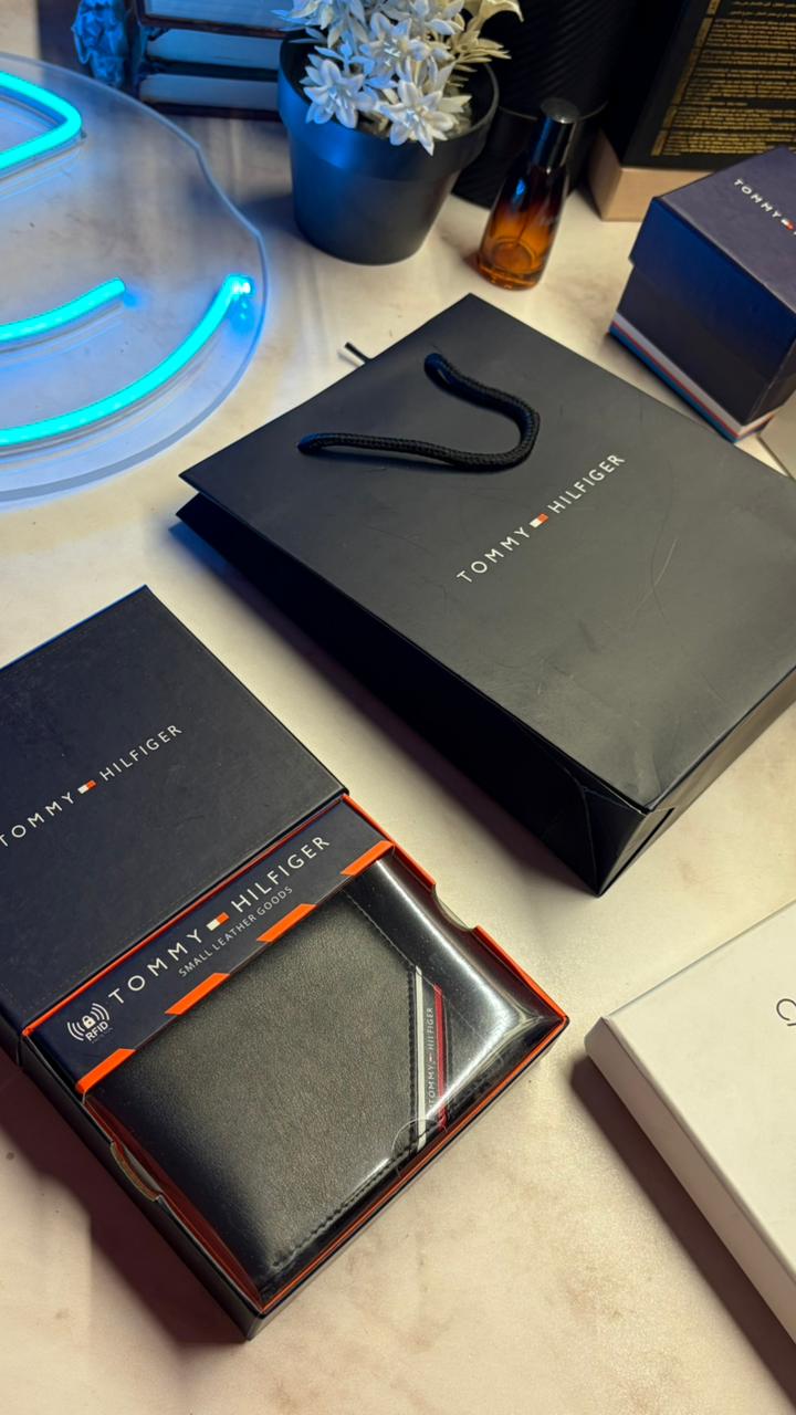 Tommy Hilfiger Bifold Wallet
