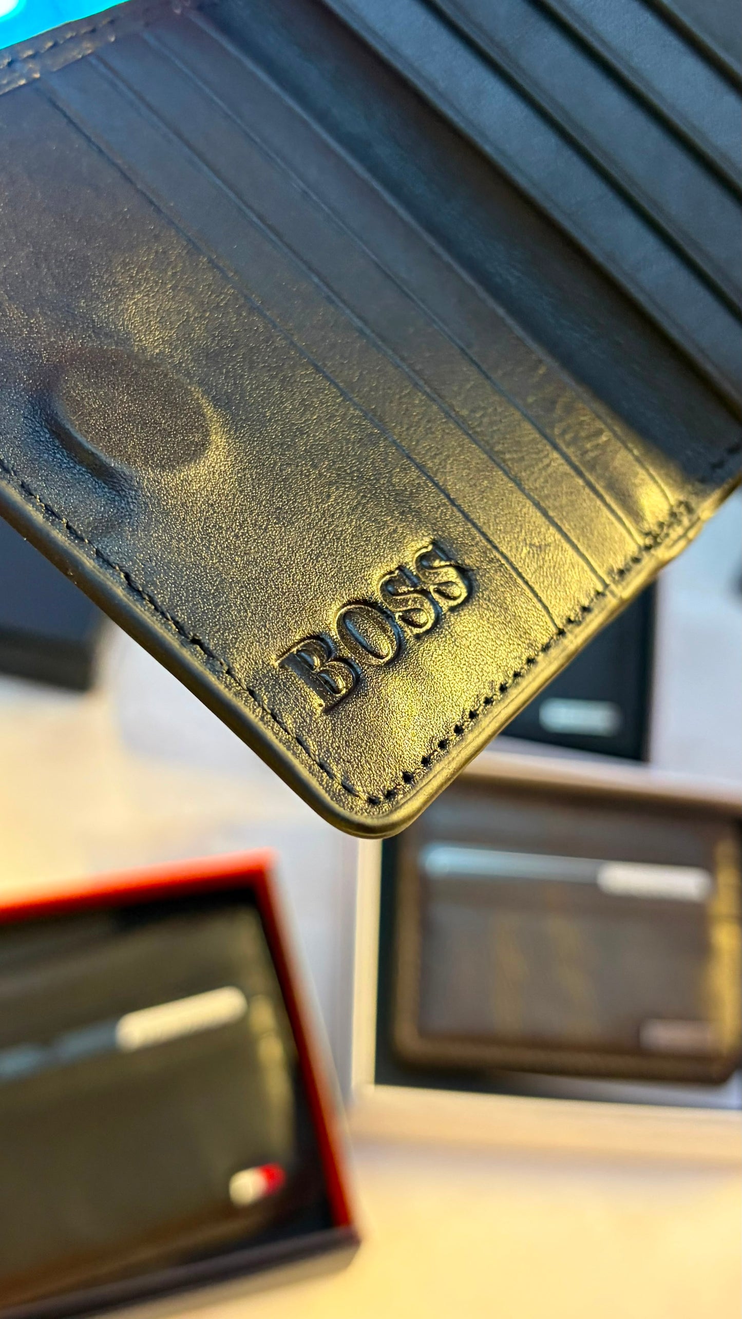 Boss Men’s Bifold Cardholder With Box - Magnetic Closure