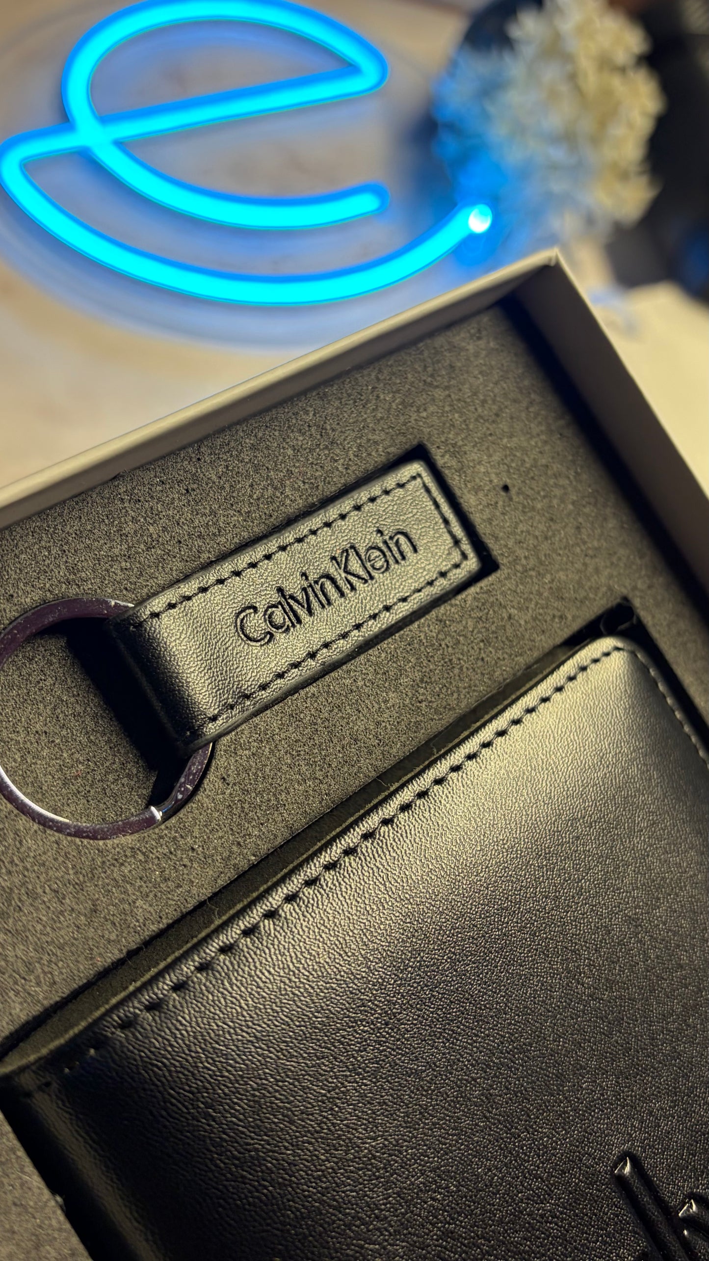 Calvin Klein Wallet & Keychain Set