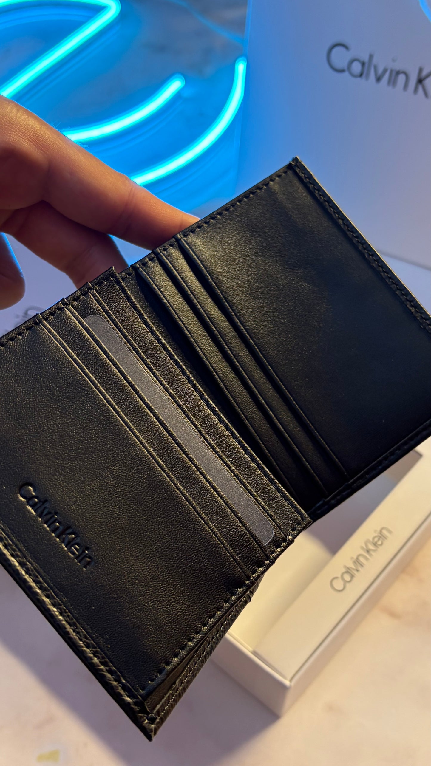 Calvin Klein Slim Bifold Wallet – Black Dual Texture