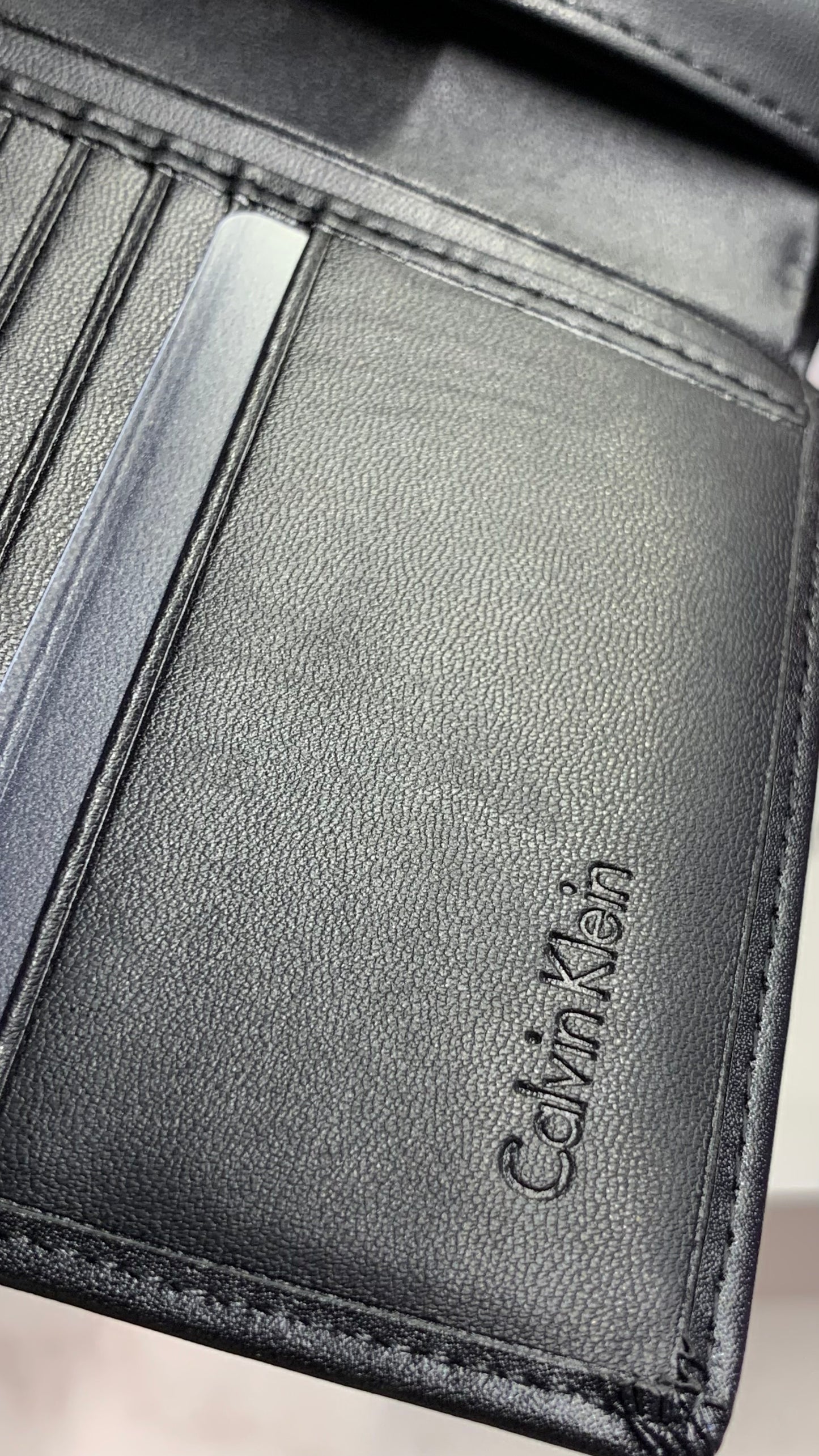 Calvin Klein Basic Bifold Wallet