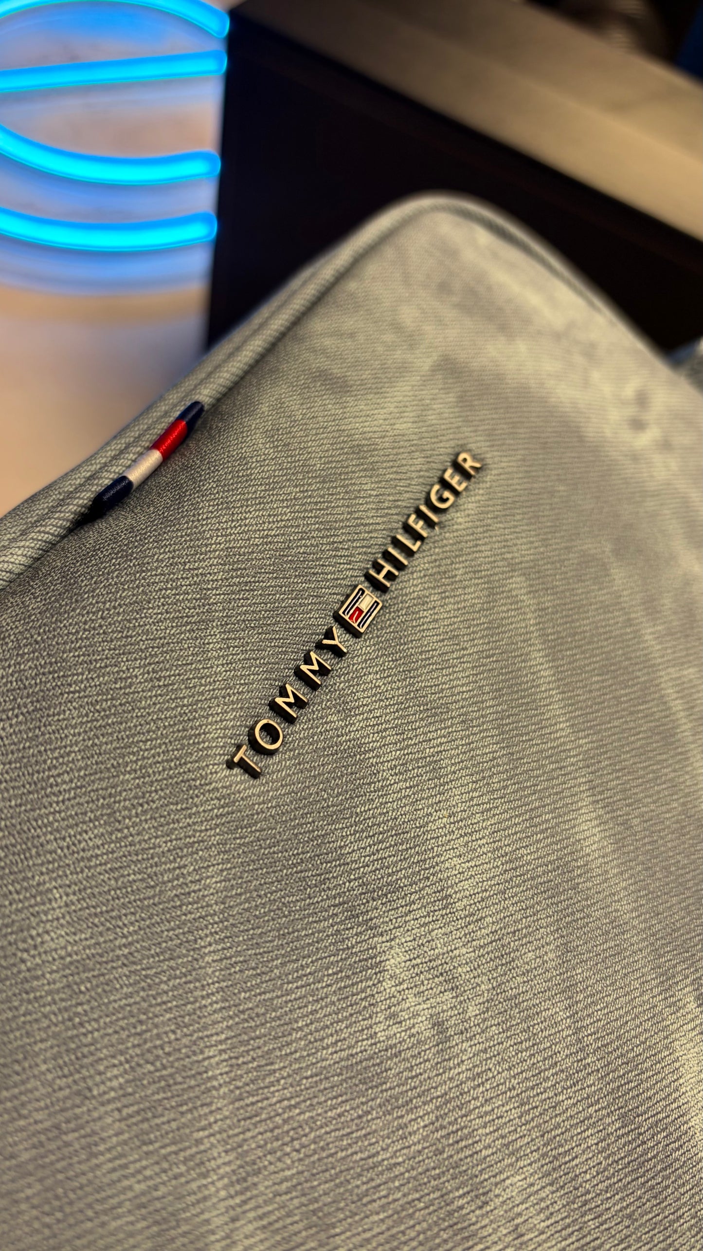 Tommy Hilfiger Handbag With Box - Iced Blue Grey