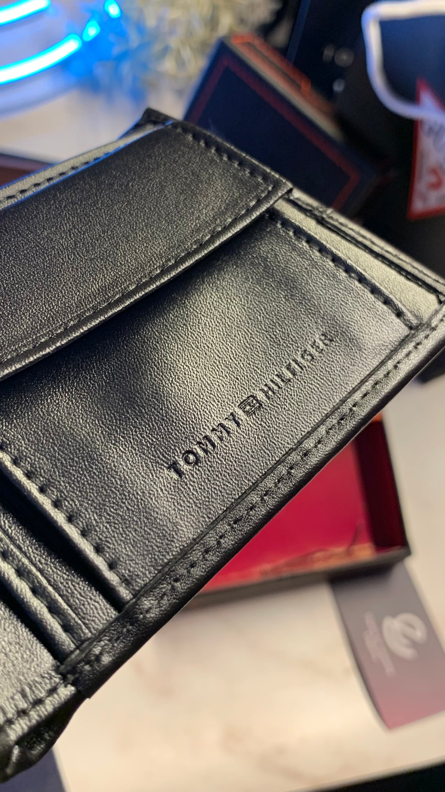 Tommy Hilfiger Wallet - Black