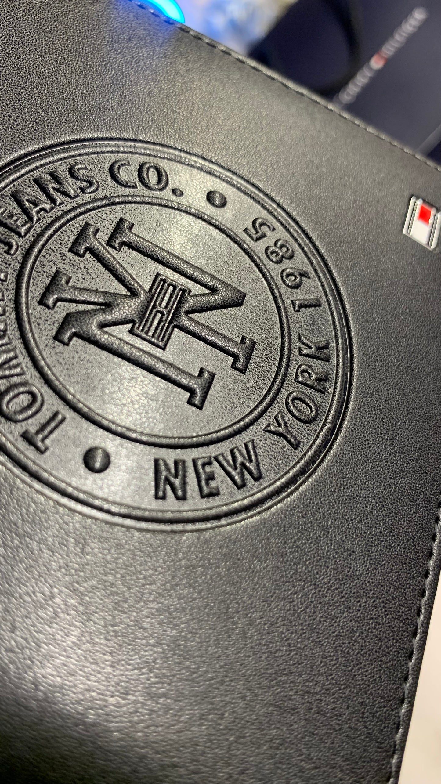 Tommy Hilfiger Bifold wallet - Leather box