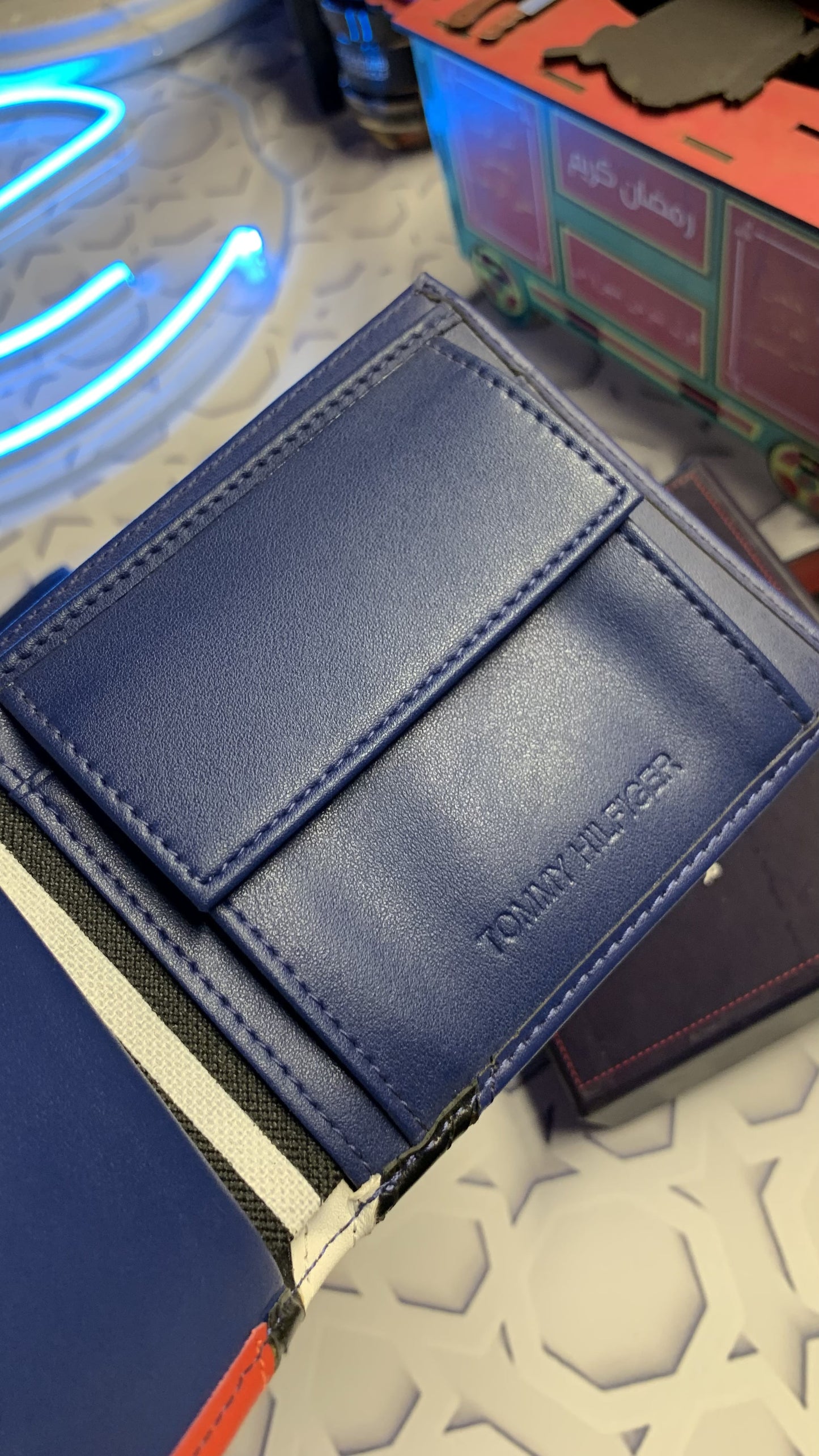 Tommy Hilfiger Colored Wallet