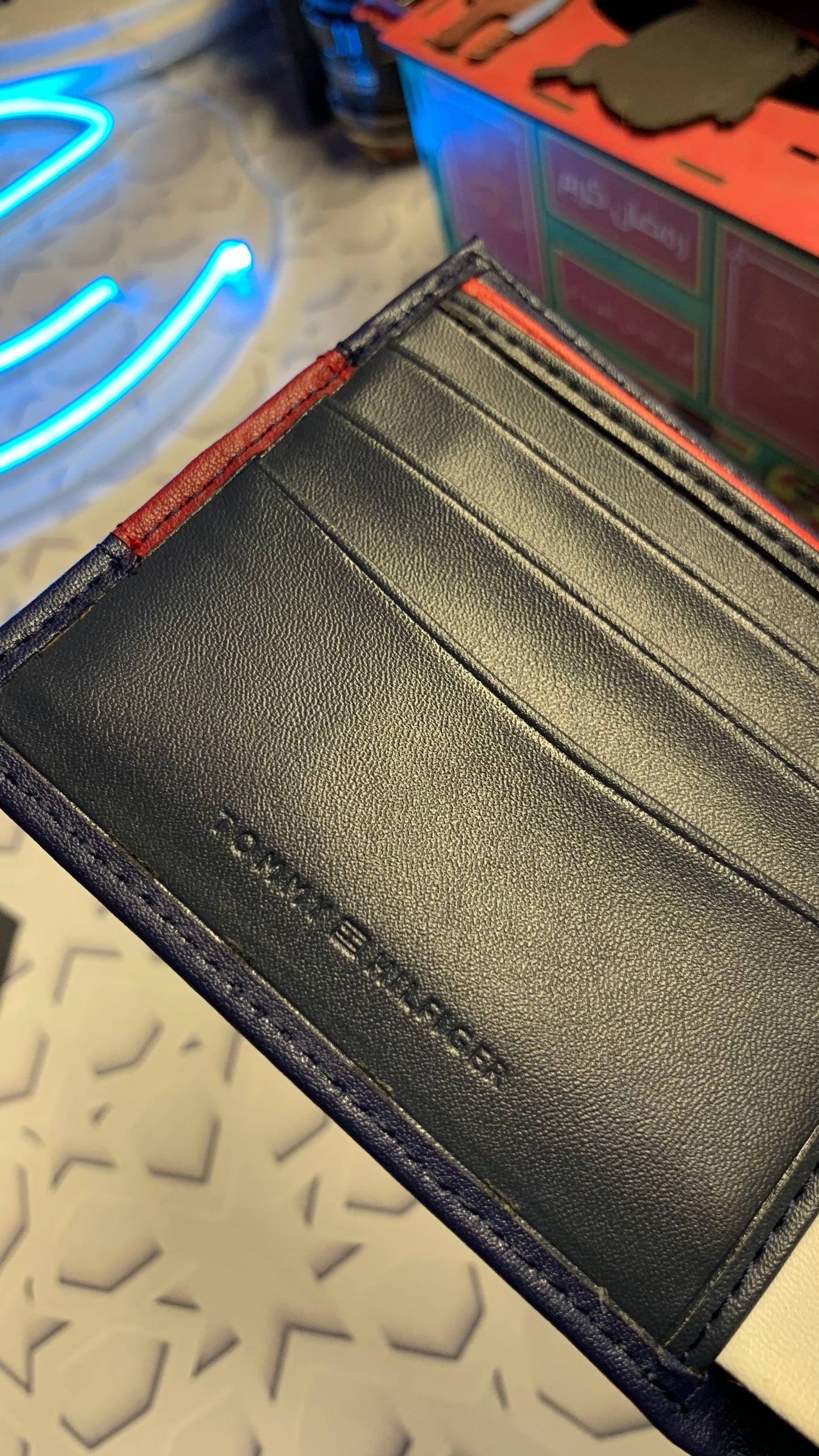 Tommy Hilfiger wallet - Tommy Flag Colors