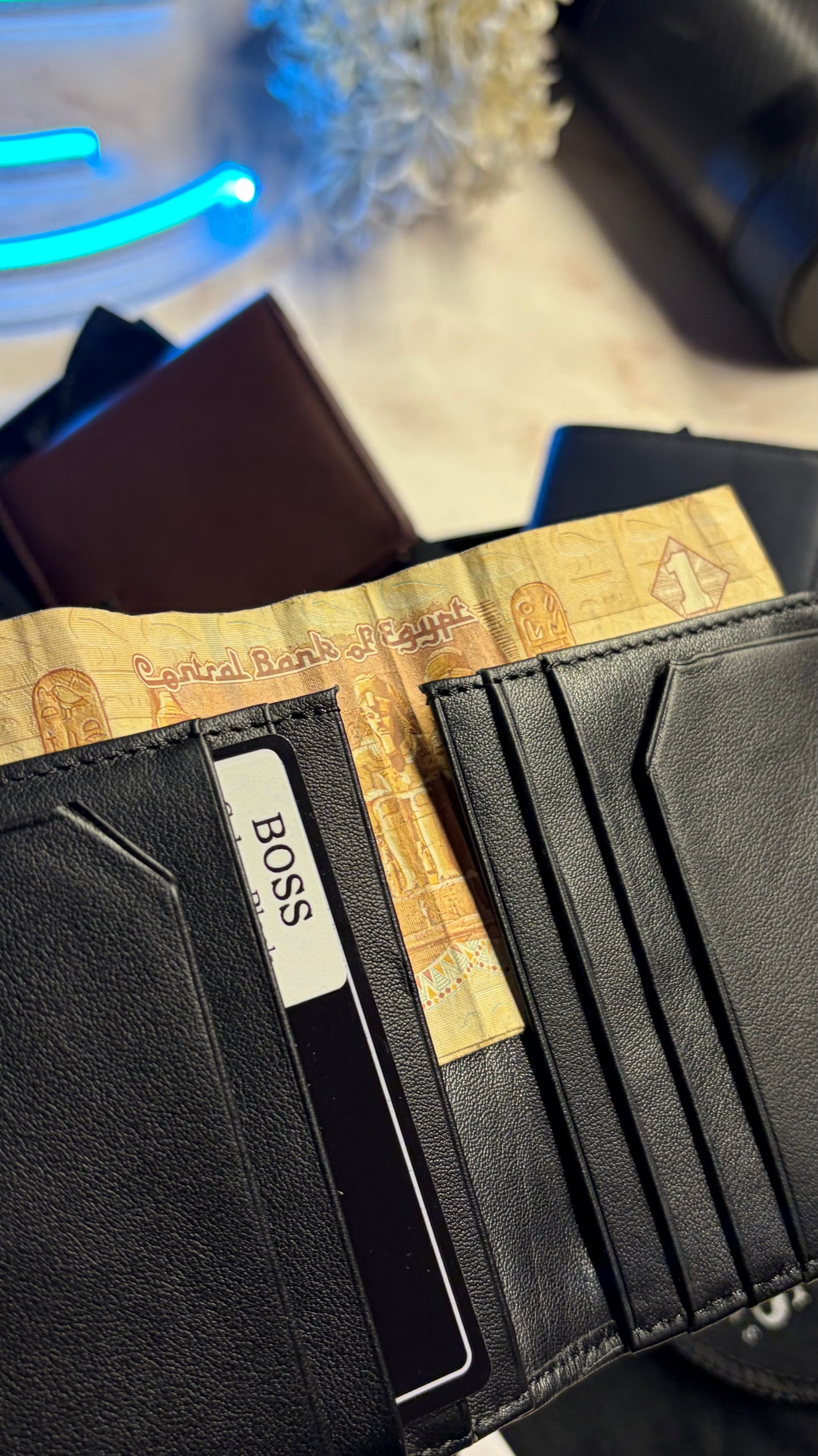 Boss Men’s Bifold Slim Wallet - Magnetic Closure