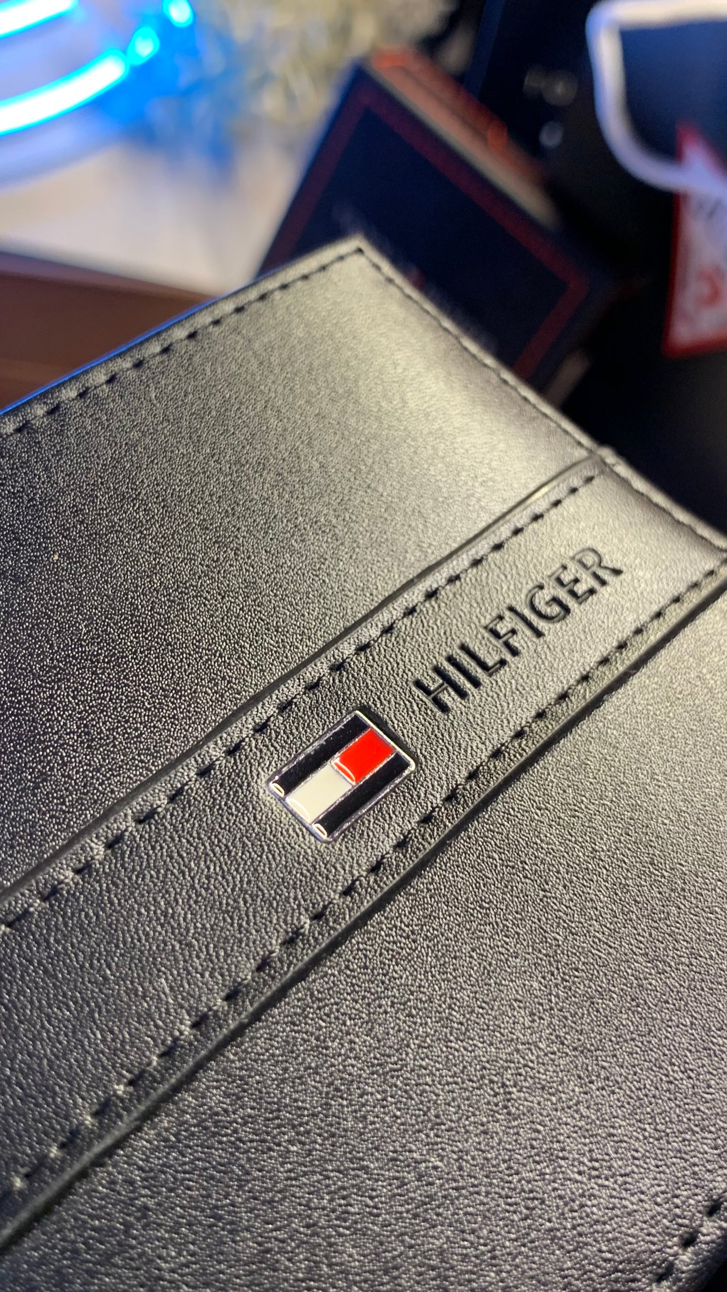 Tommy Hilfiger Wallet - Black