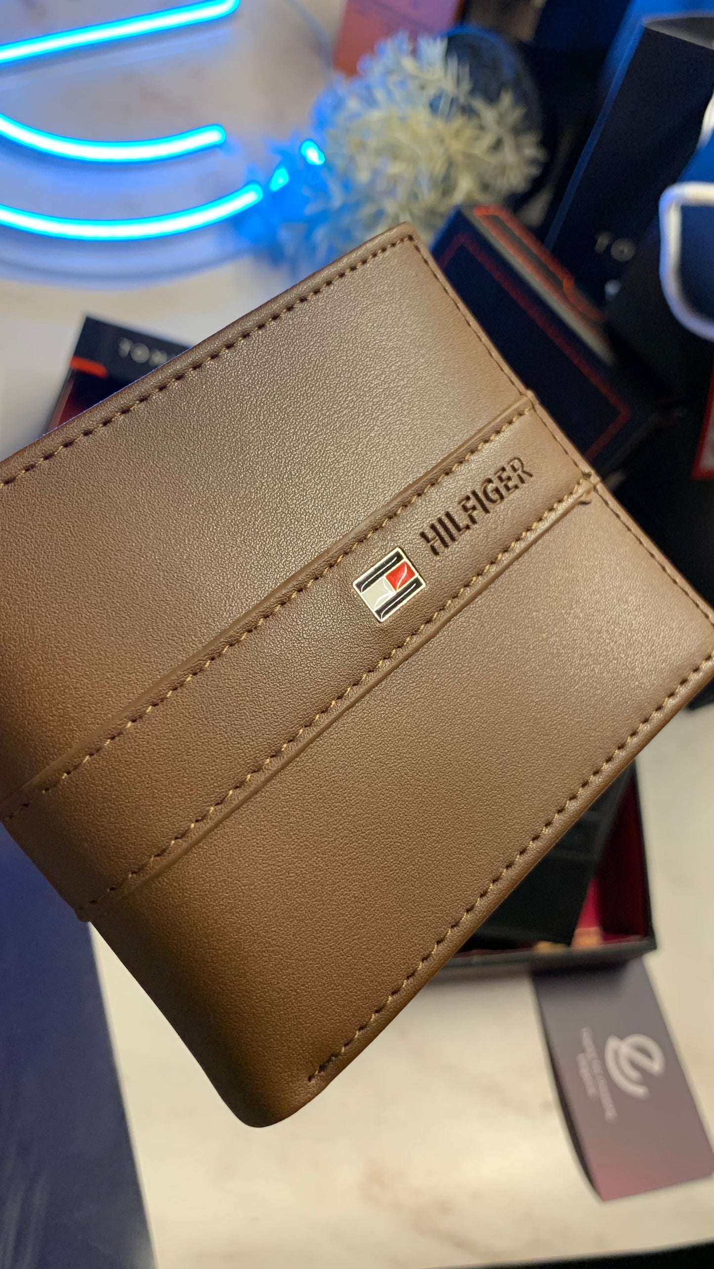 Tommy Hilfiger Wallet - Brown