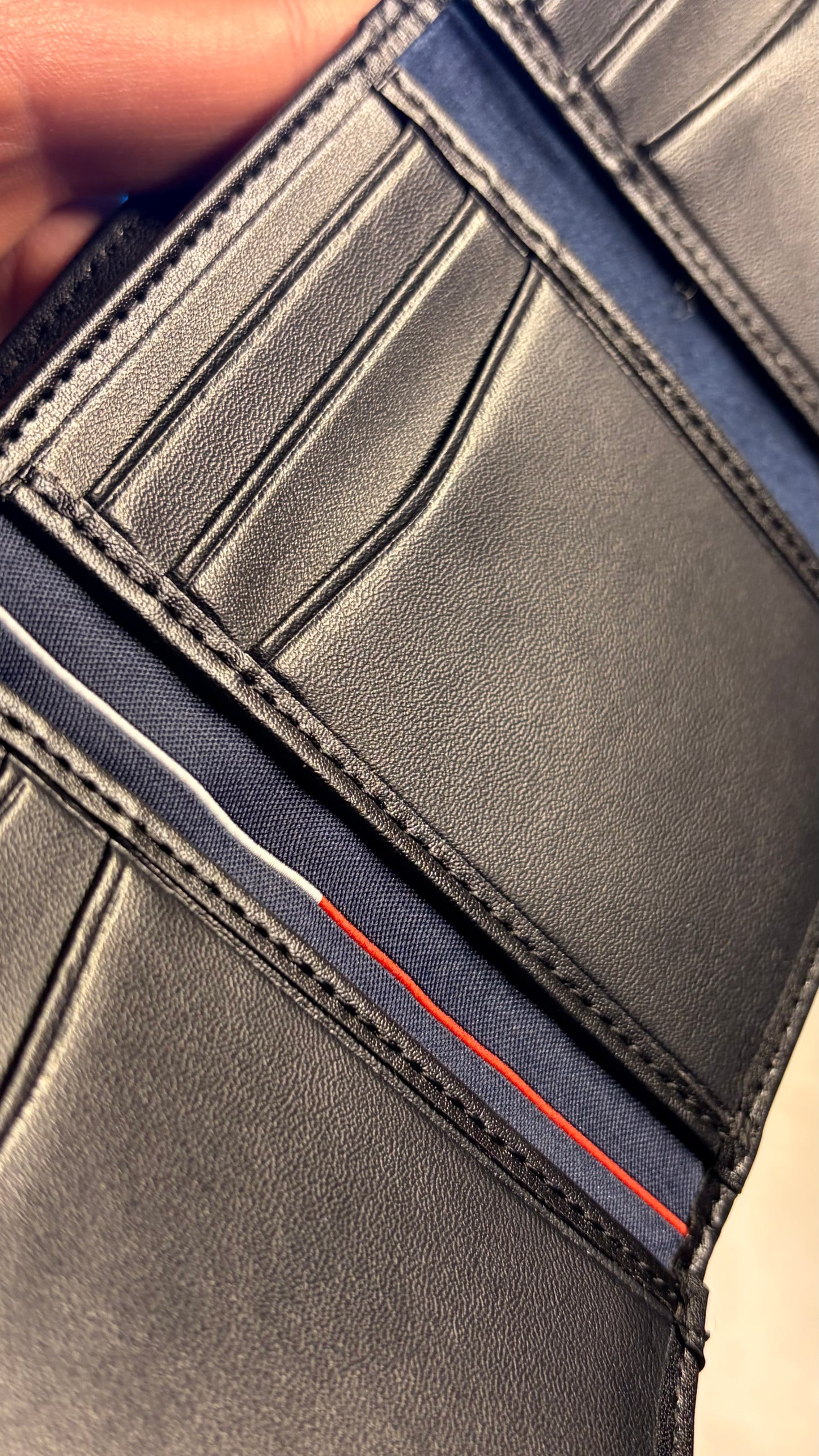 Tommy Hilfiger Trifold Wallet