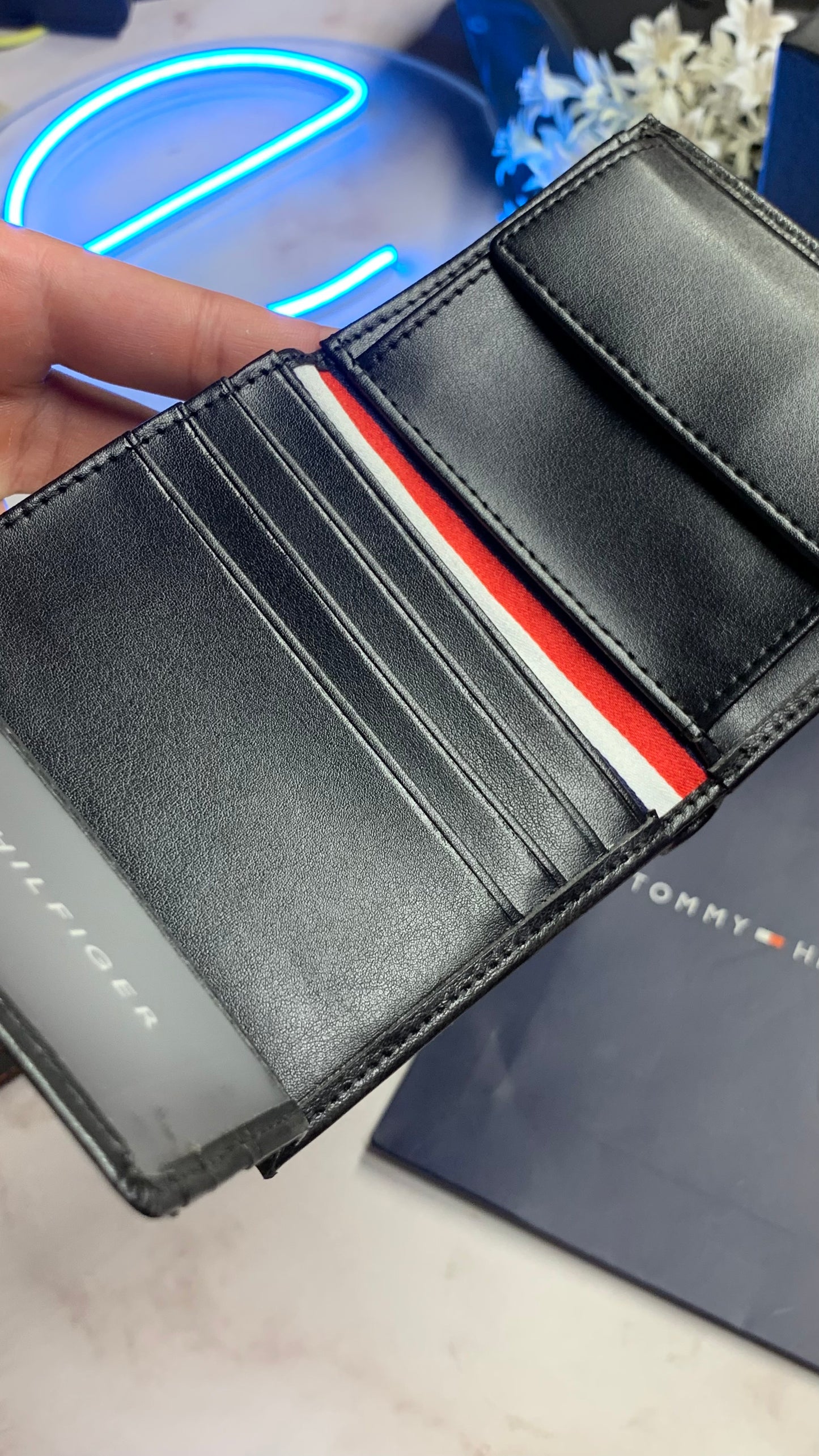 Tommy Hilfiger Slim Bifold Wallet