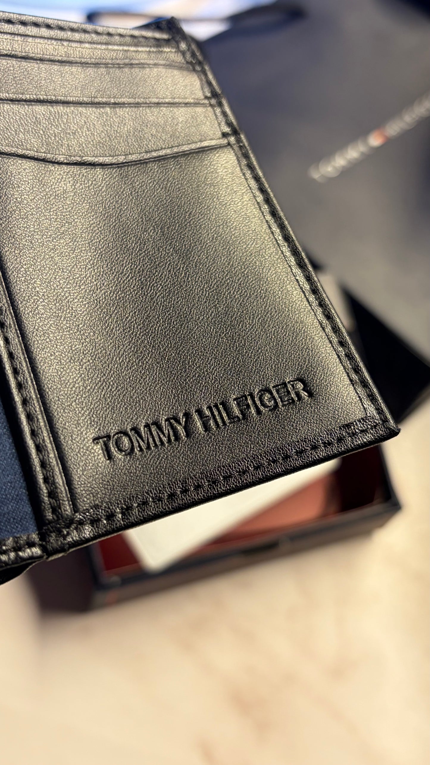 Tommy Hilfiger Trifold Wallet