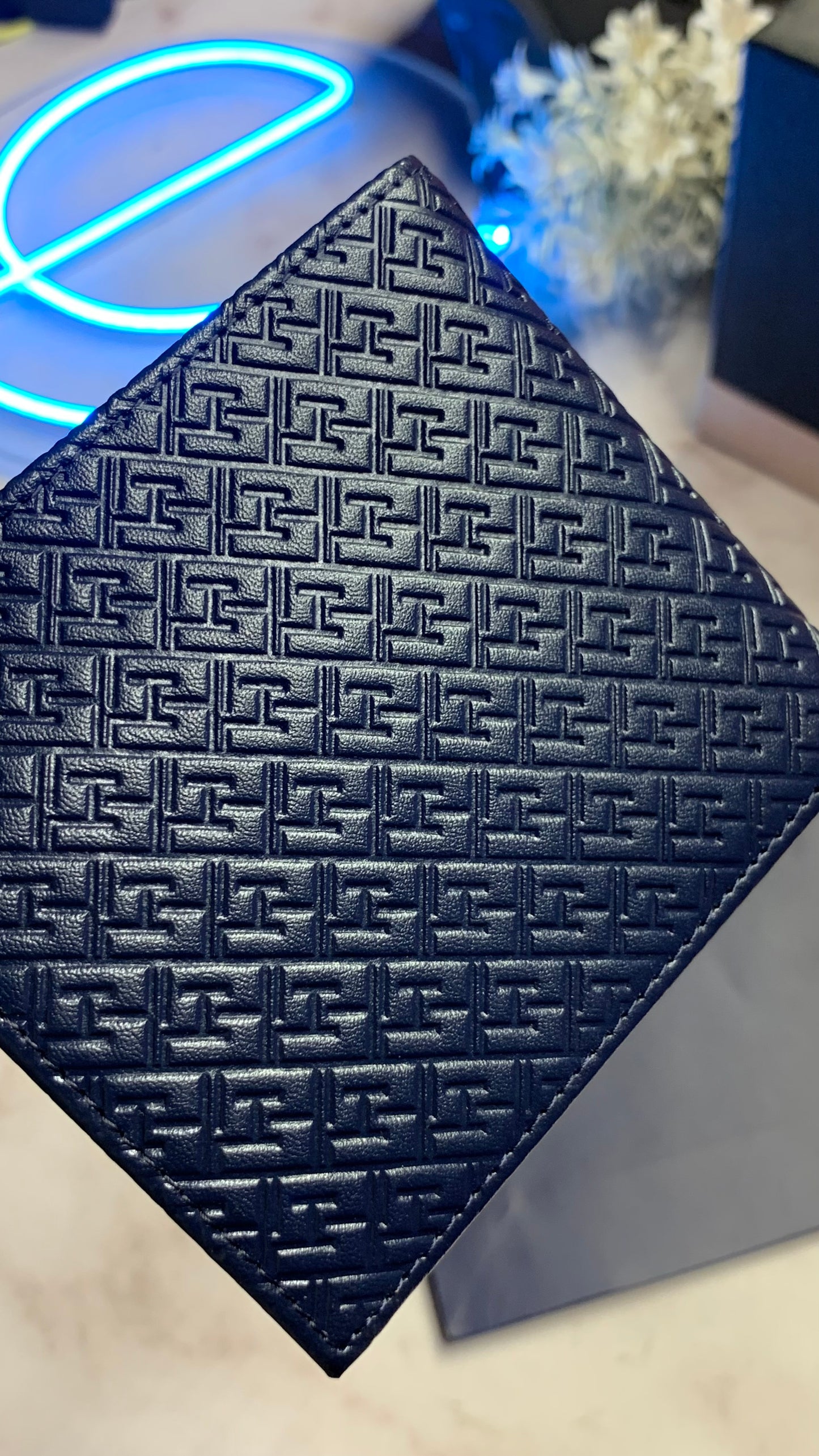 Tommy Hilfiger Bifold Wallet - TH pattern - Blue