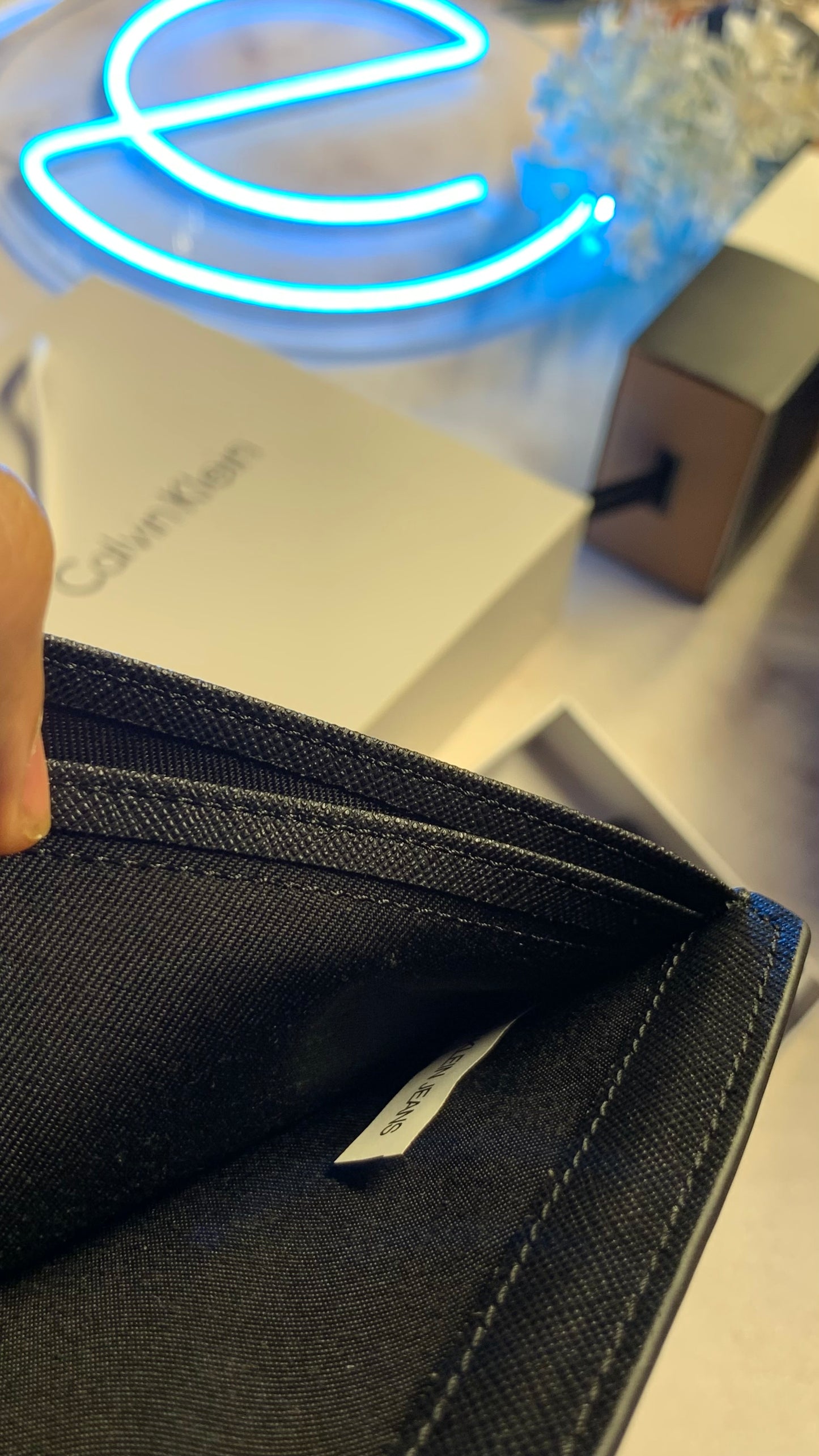 Calvin Klein Basic Wallet With ID Holder - Black