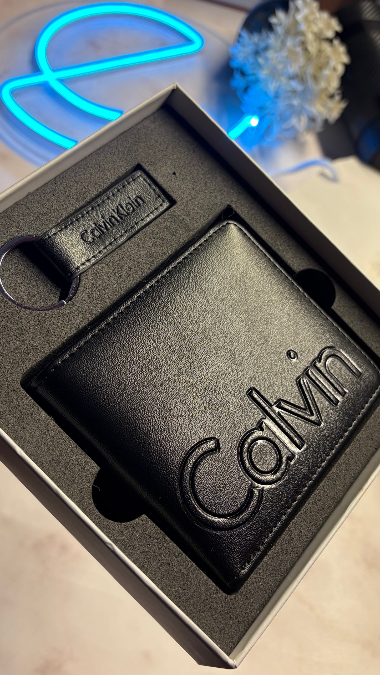 Calvin Klein Wallet & Keychain Set