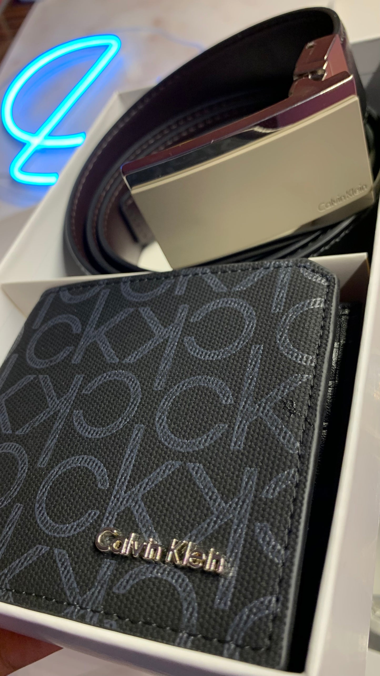 Calvin Klein wallet & Double face belt set