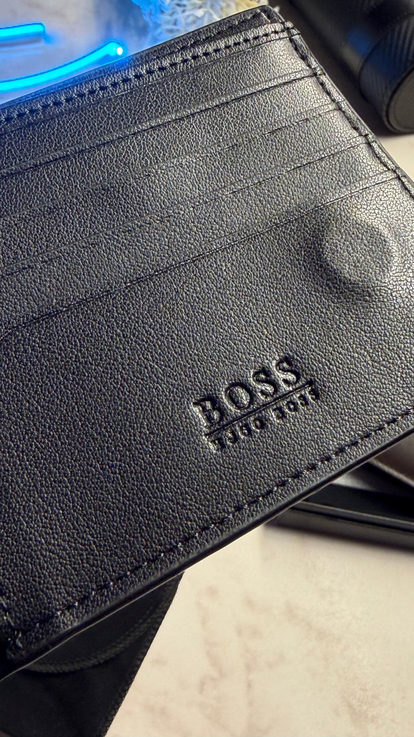 Boss Men’s Bifold Wallet - Magnetic Closure