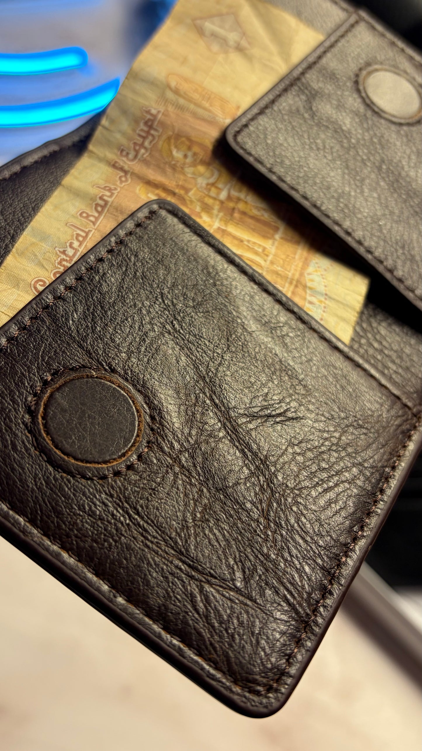 Calvin Klein Men’s Bifold Cardholder - Magnetic Closure - Brown