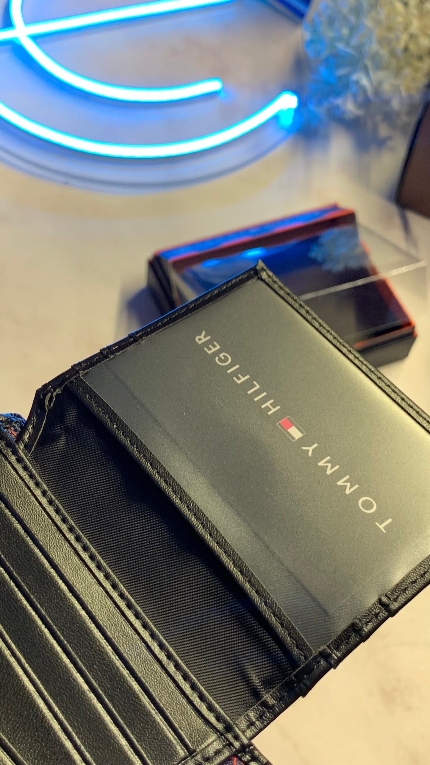 Tommy Hilfiger Bifold Wallet