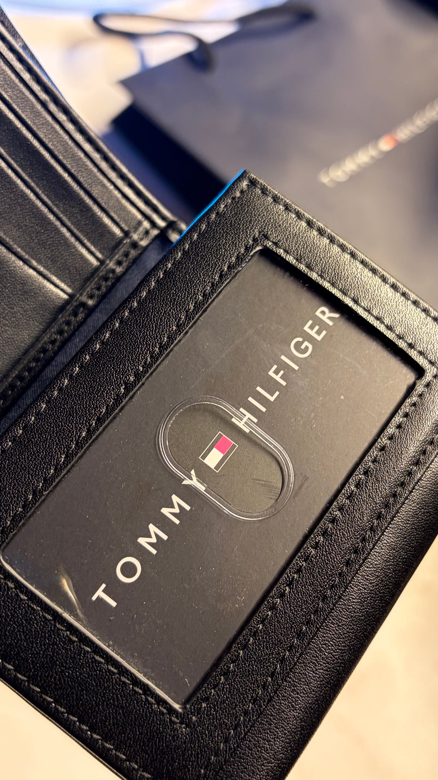 Tommy Hilfiger Trifold Wallet