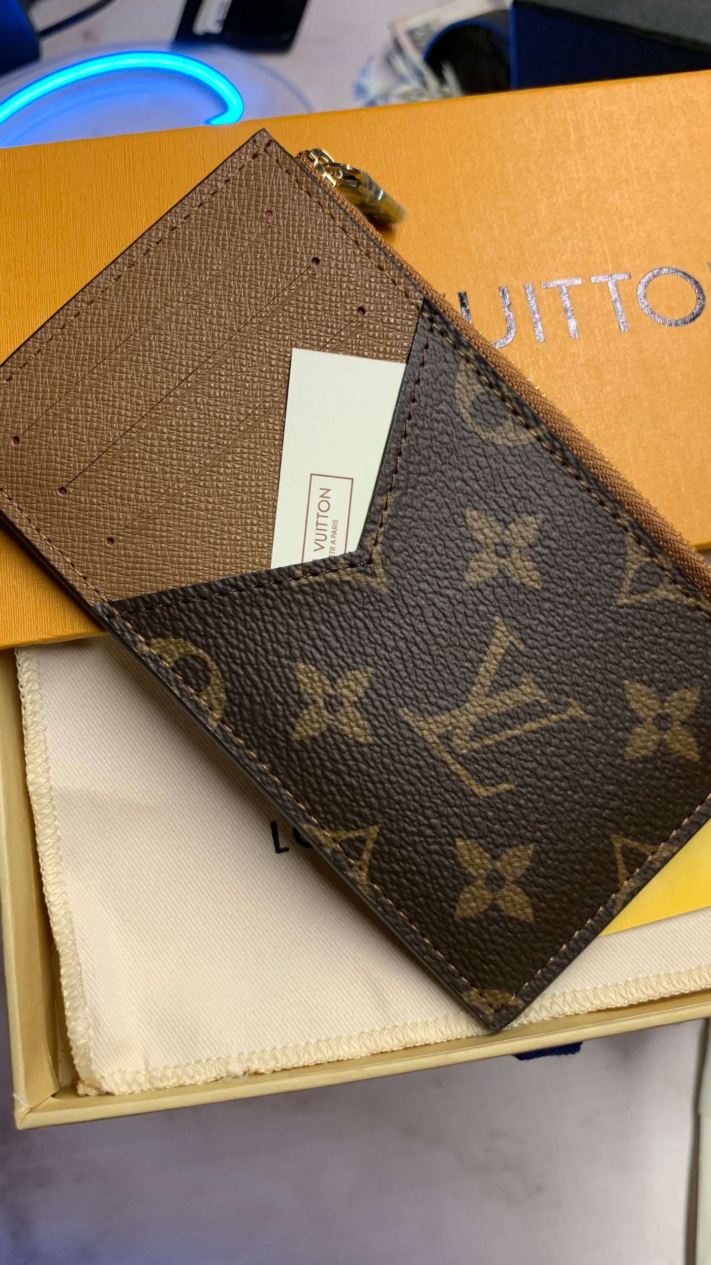 Louis Vuitton Cardholder with zipper - Brown