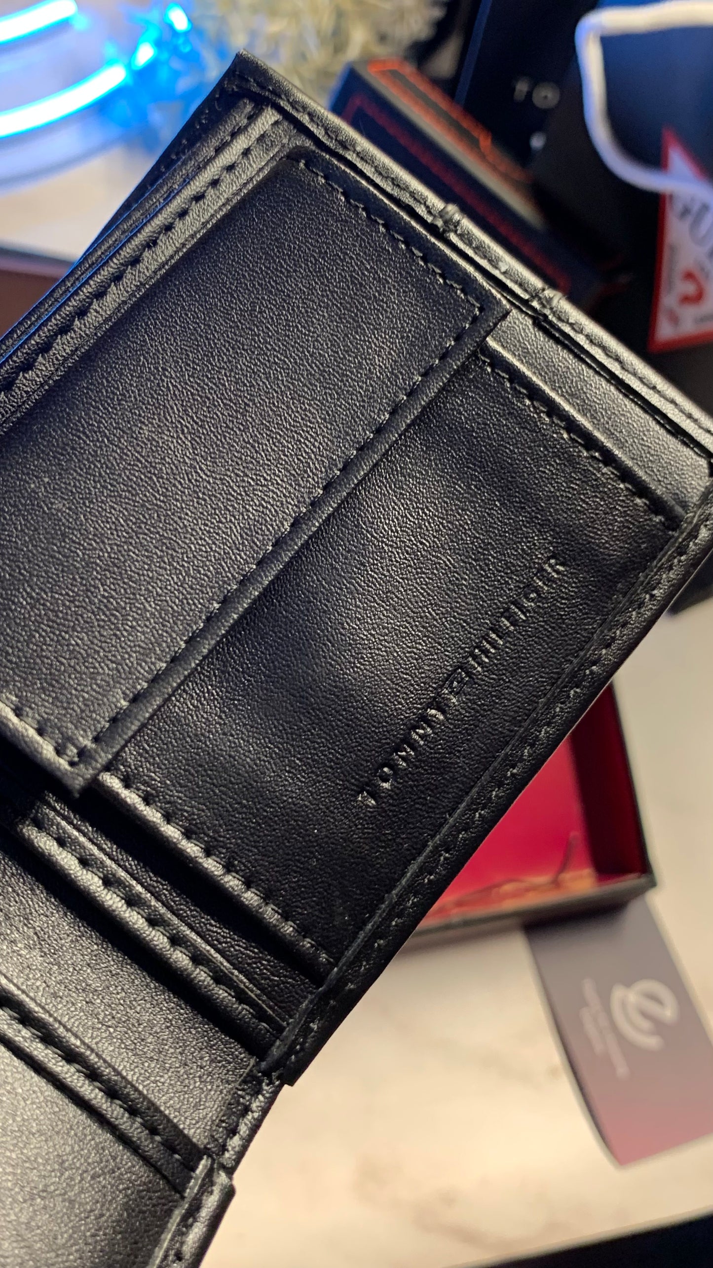 Tommy Hilfiger Wallet - Black