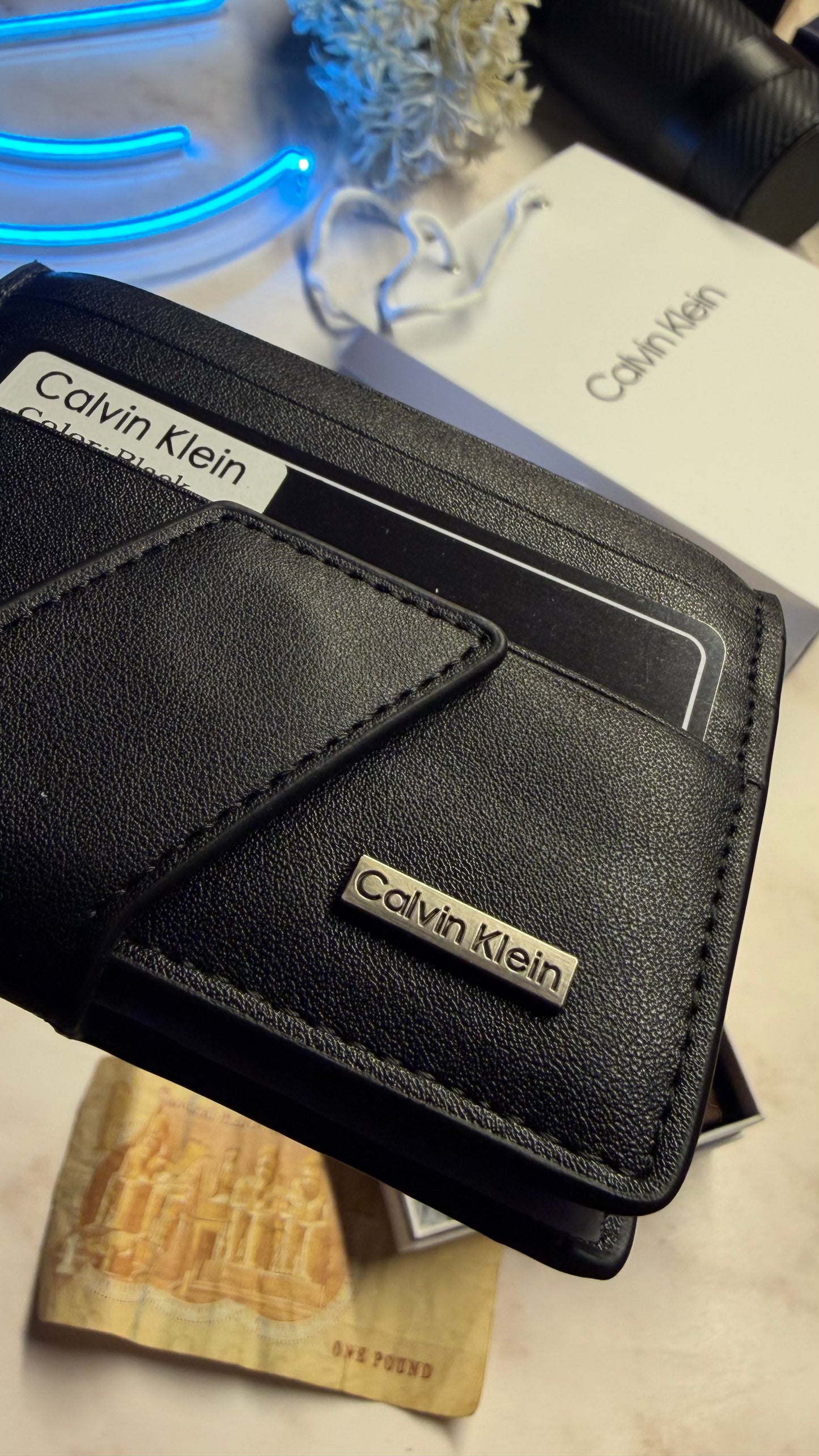 Calvin Klein Men’s Bifold Cardholder - Magnetic Closure