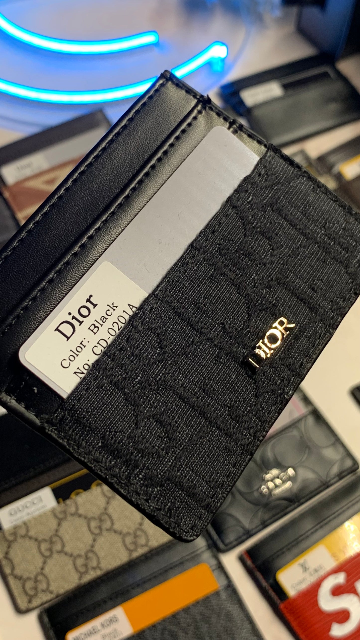 Dior Cardholder - Dark Pattern