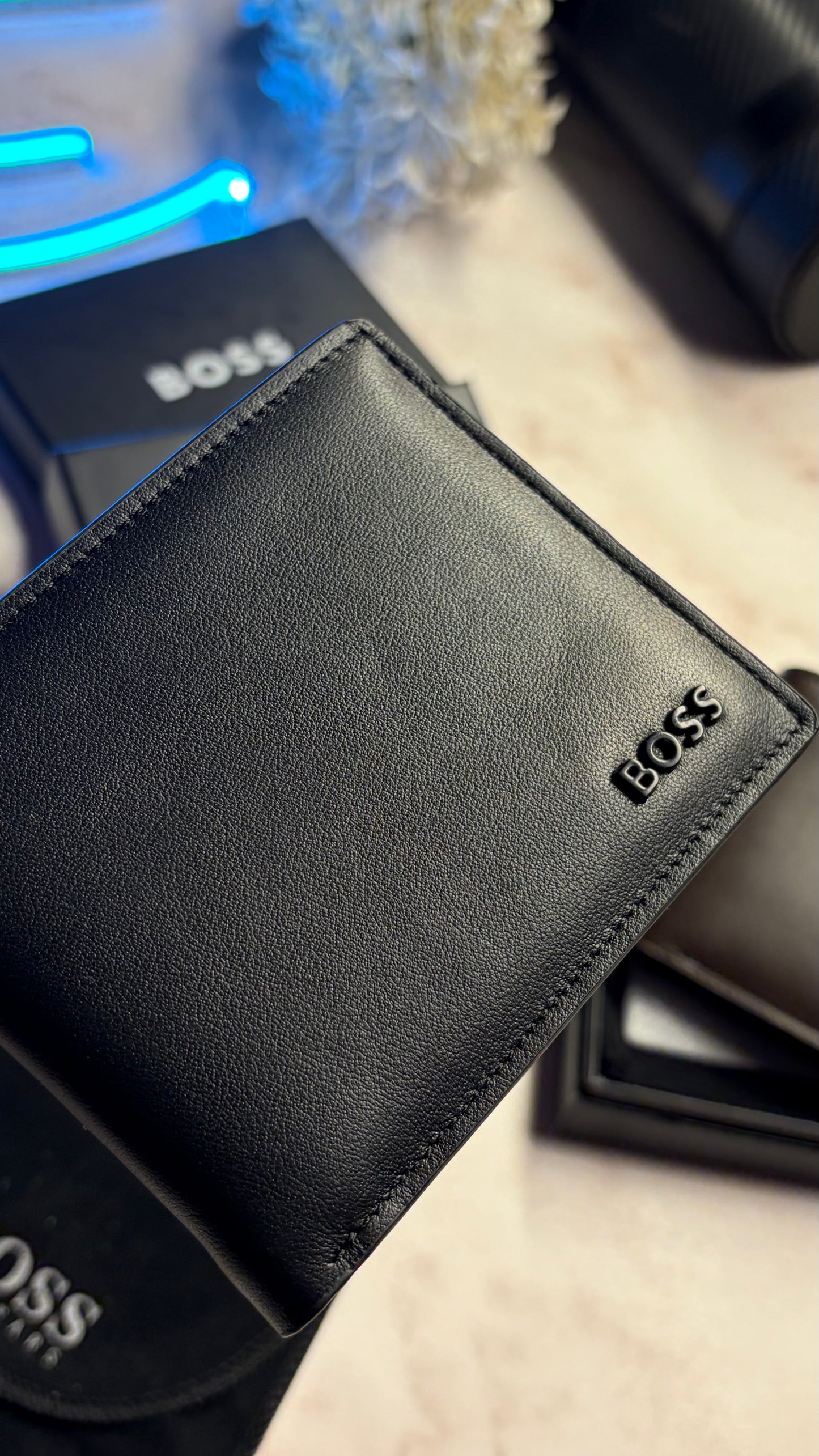 Boss Men’s Bifold Wallet - Magnetic Closure