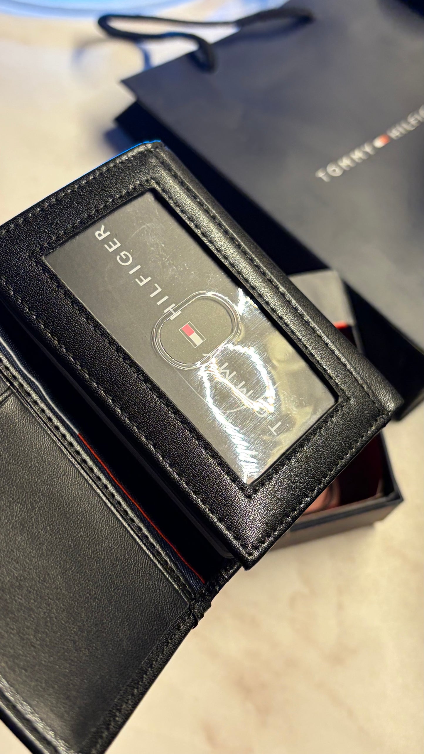 Tommy Hilfiger Trifold Wallet