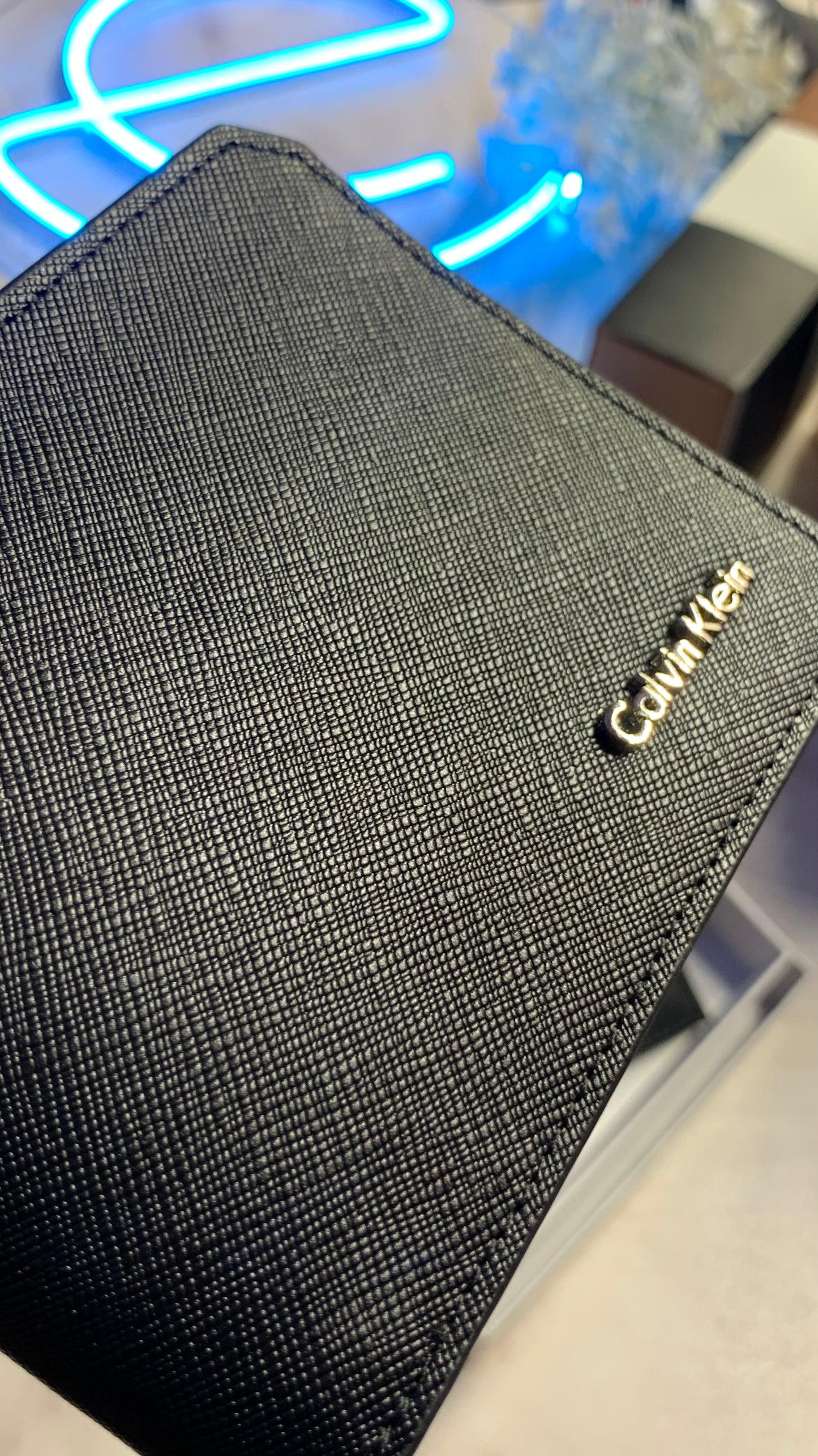Calvin Klein Basic Wallet With ID Holder - Black