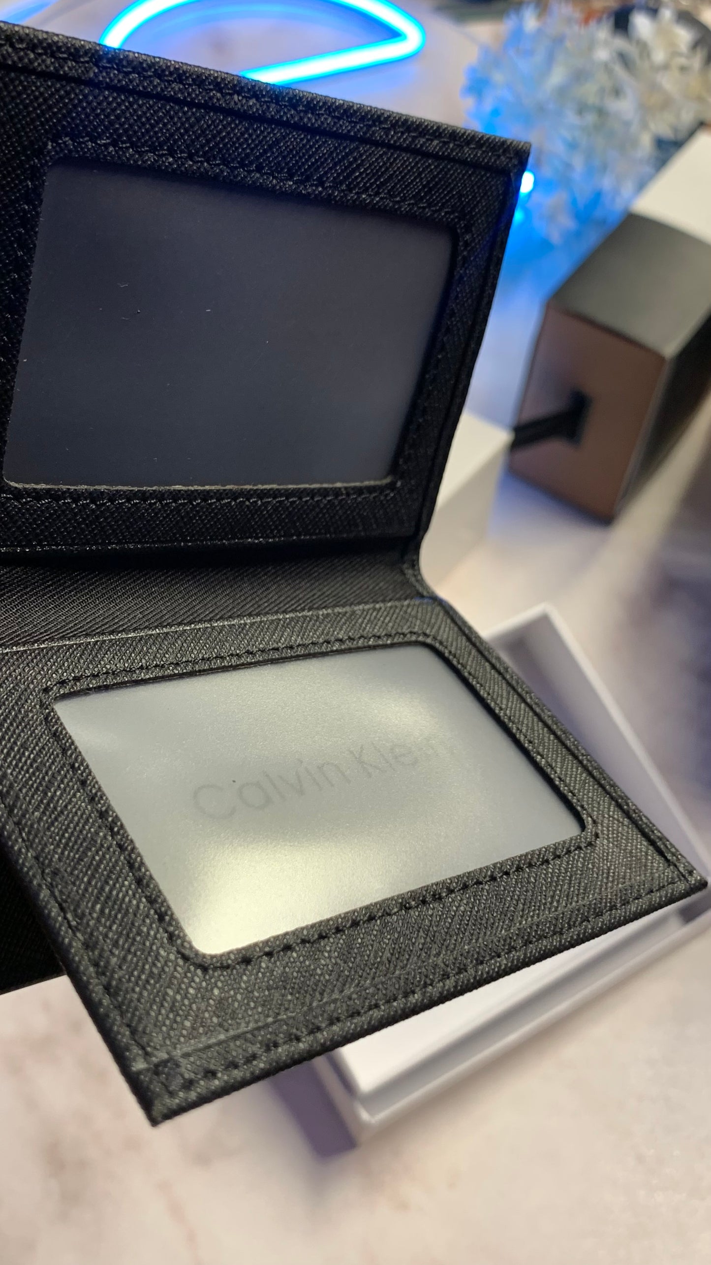Calvin Klein Basic Wallet With ID Holder - Black