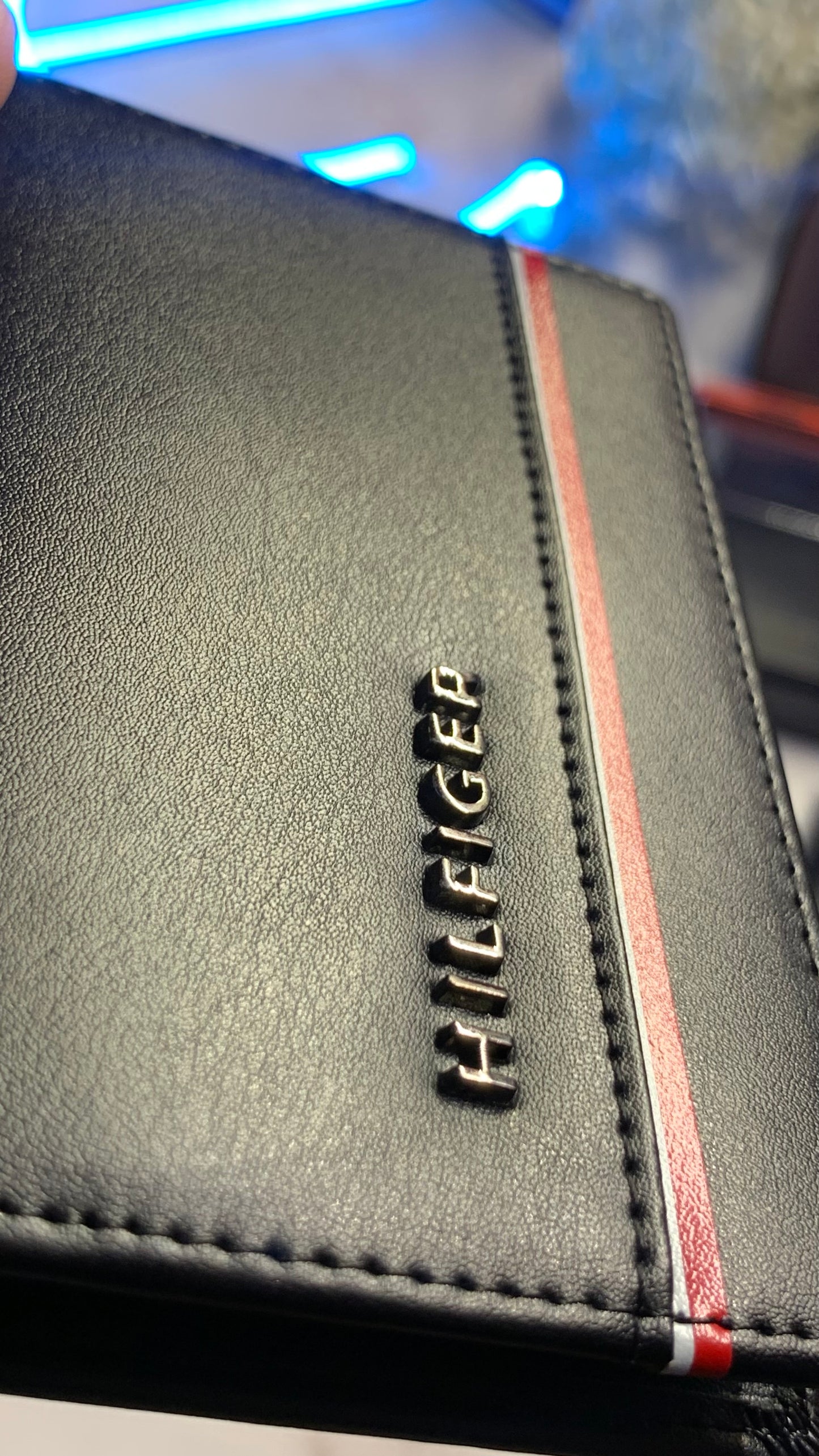 Tommy Hilfiger Slim Bifold Wallet