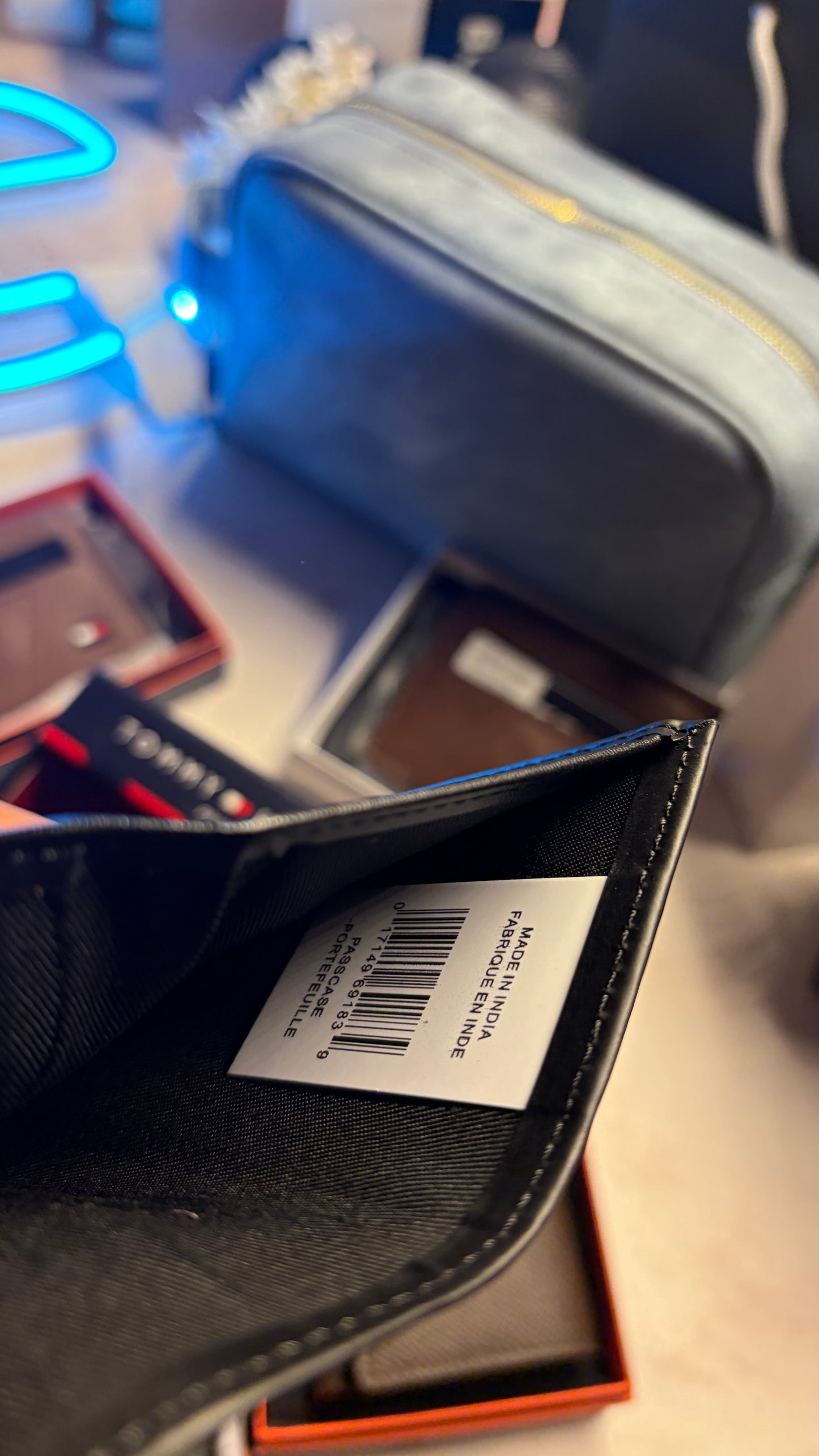 Tommy Hilfiger Basic Trifold Wallet