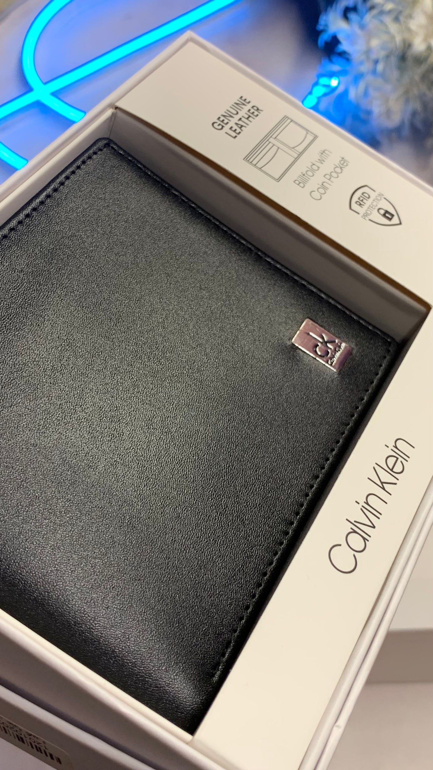 Calvin Klein Basic Bifold Wallet