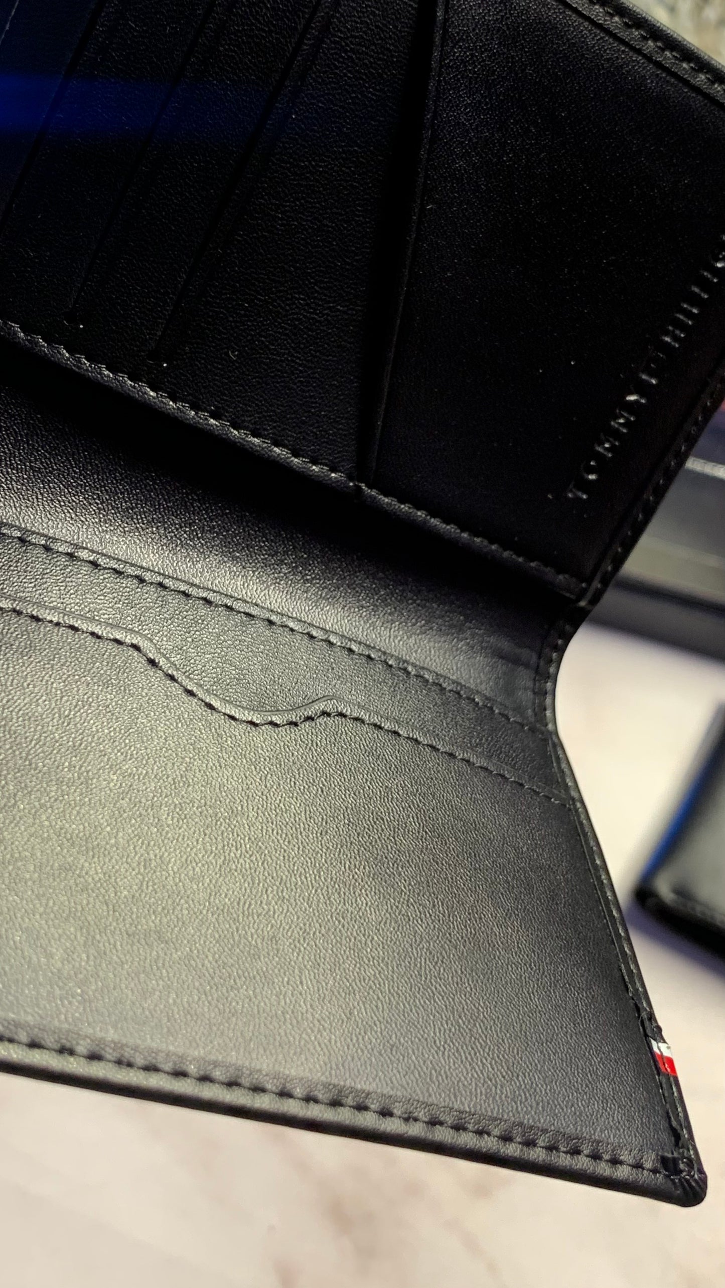 Tommy Hilfiger Slim Bifold Wallet