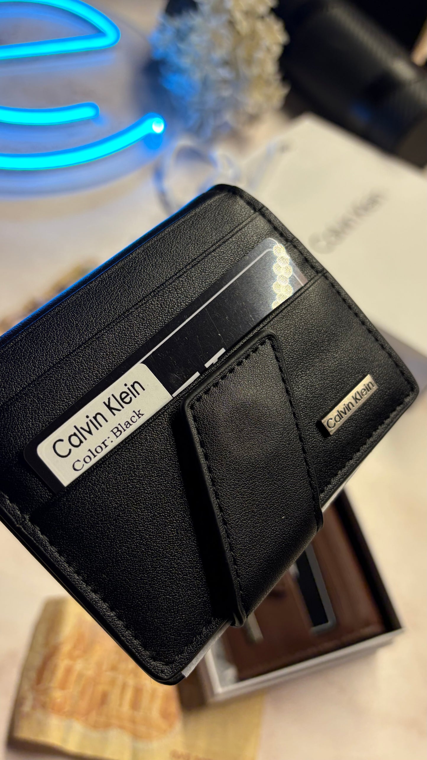 Calvin Klein Men’s Bifold Cardholder - Magnetic Closure
