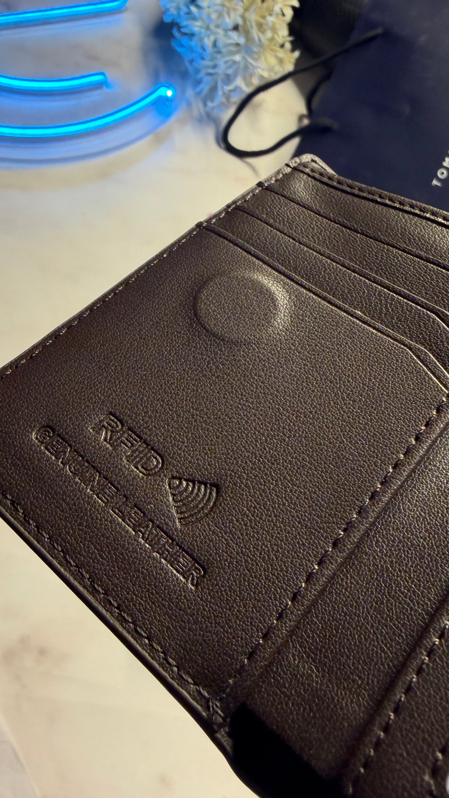 Tommy Hilfiger Men’s Trifold Wallet - Magnetic Closure | RFID Protection - Brown