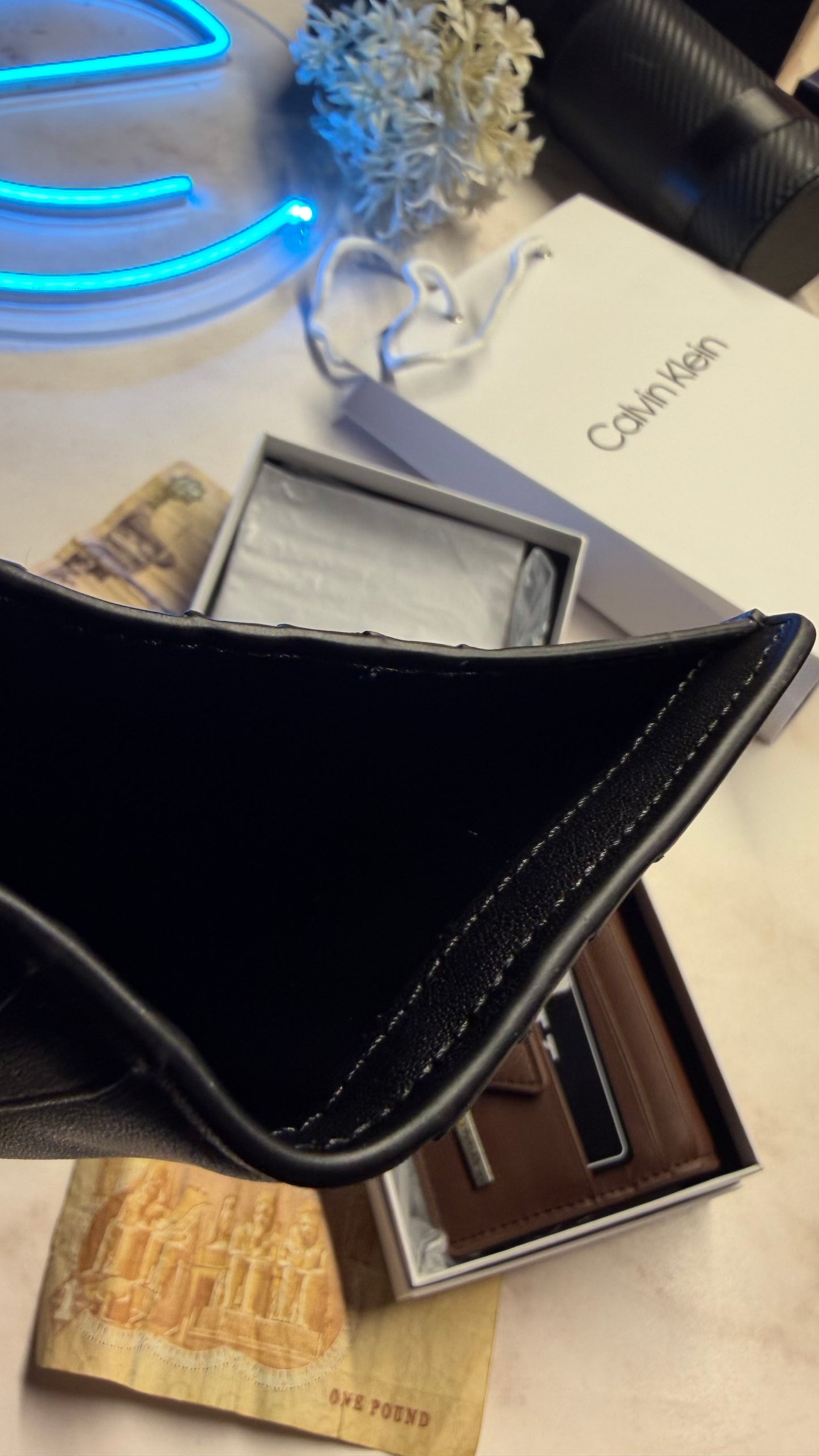 Calvin Klein Men’s Bifold Cardholder - Magnetic Closure