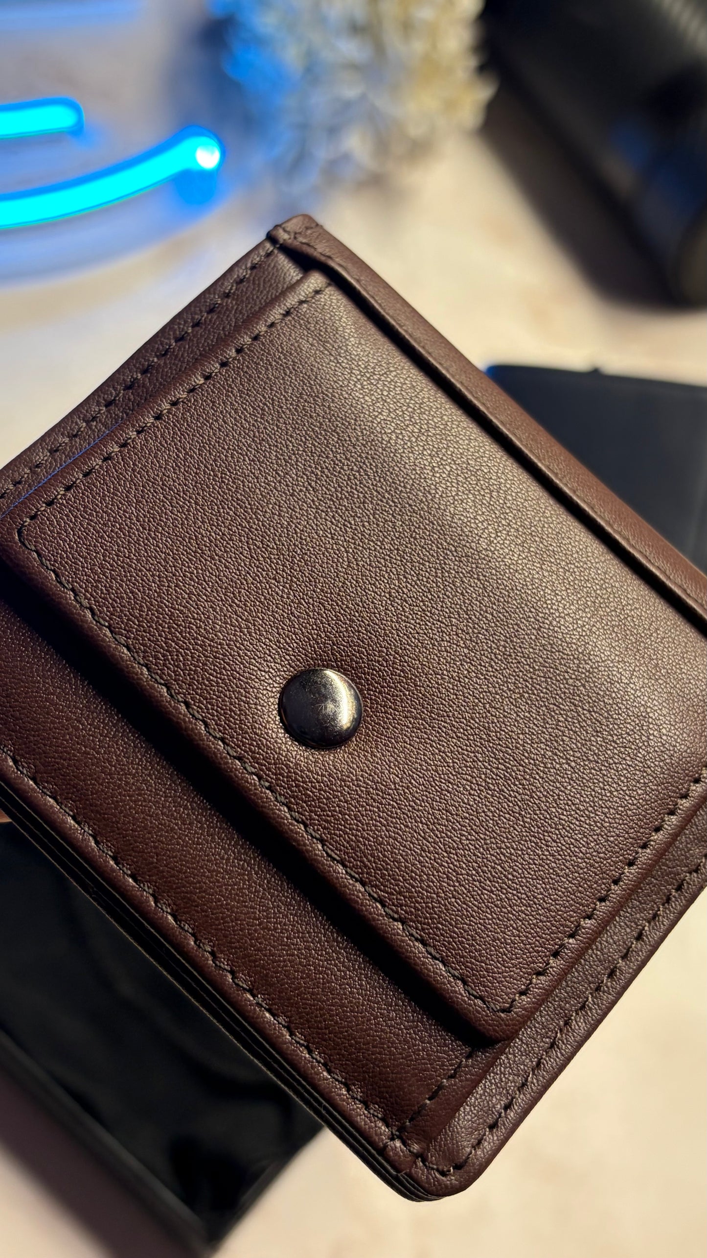 Boss Men’s Bifold Slim Wallet - Magnetic Closure - Brown